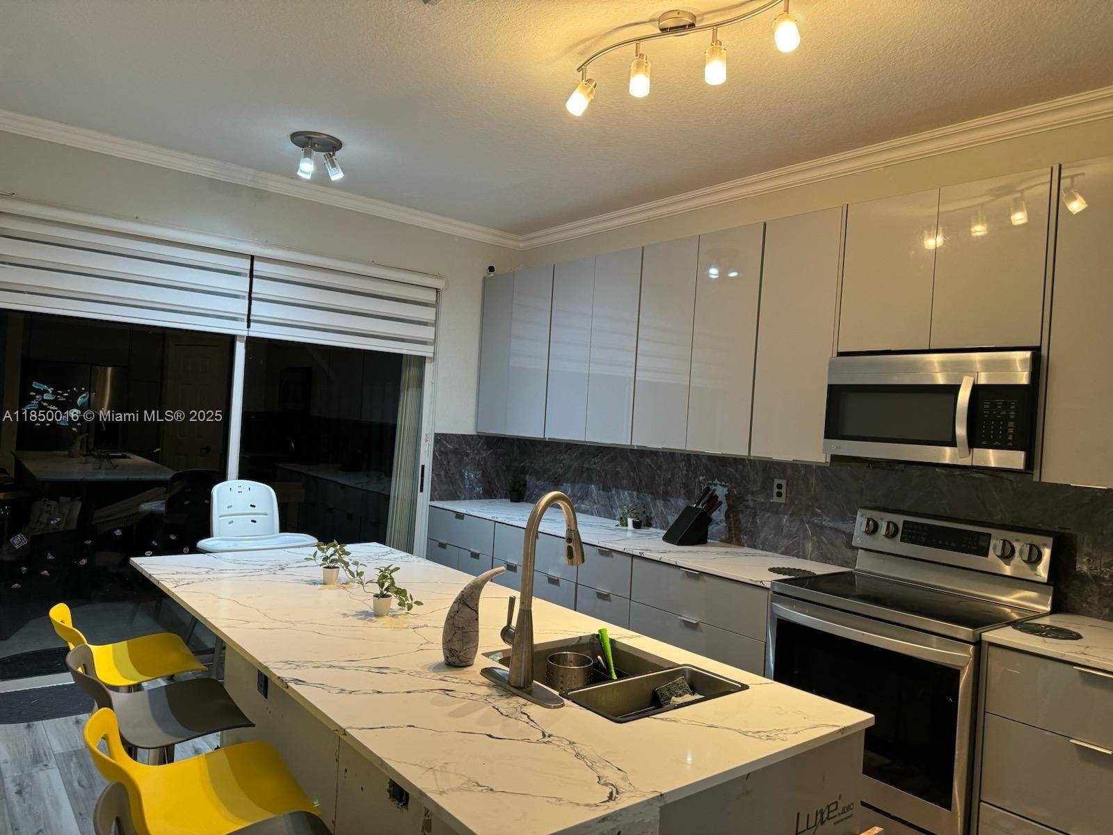 DORAL NORTHEAST TOWNHOMES - Residential