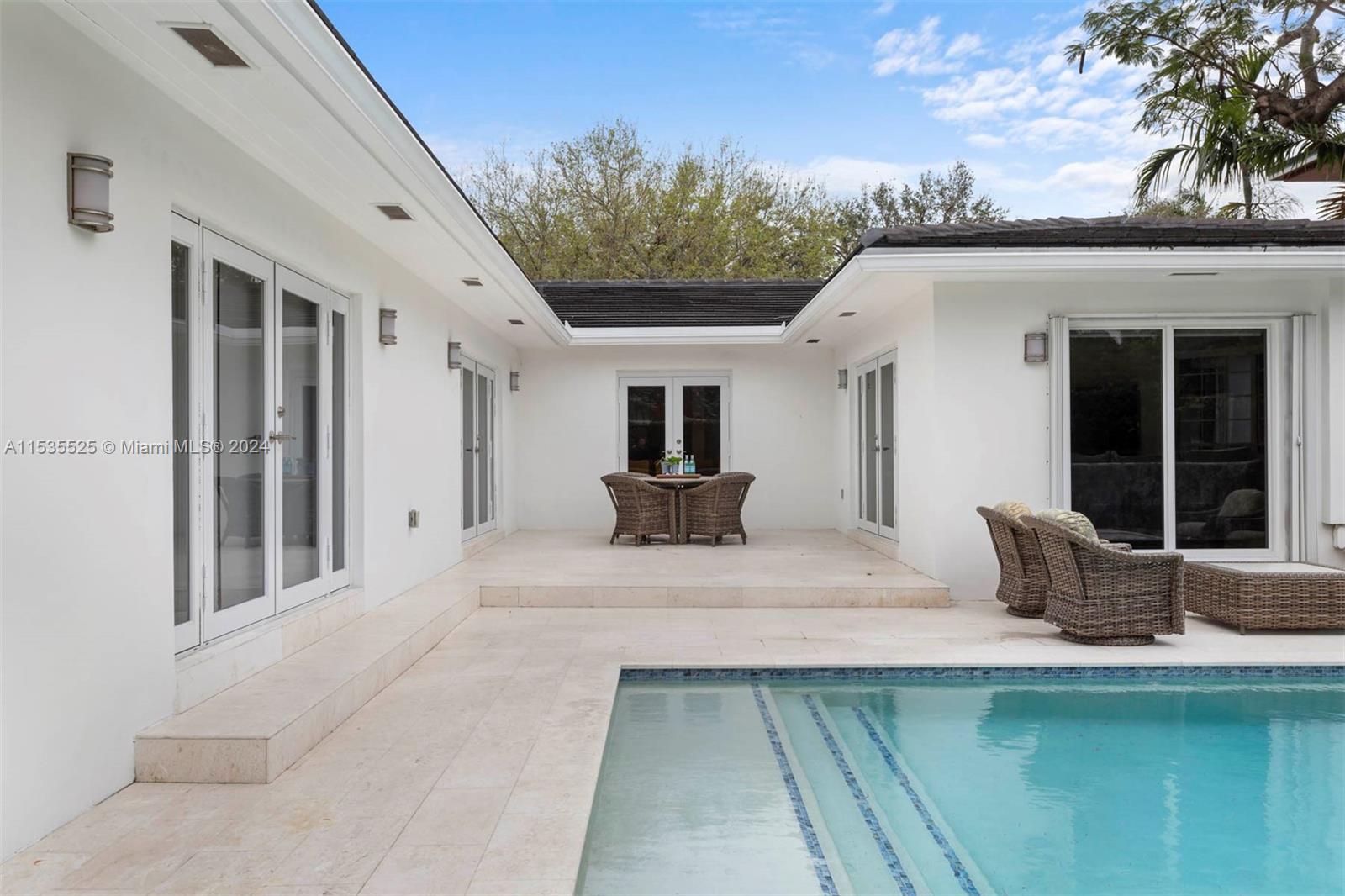 UNIVERSITY ESTATES - Residential