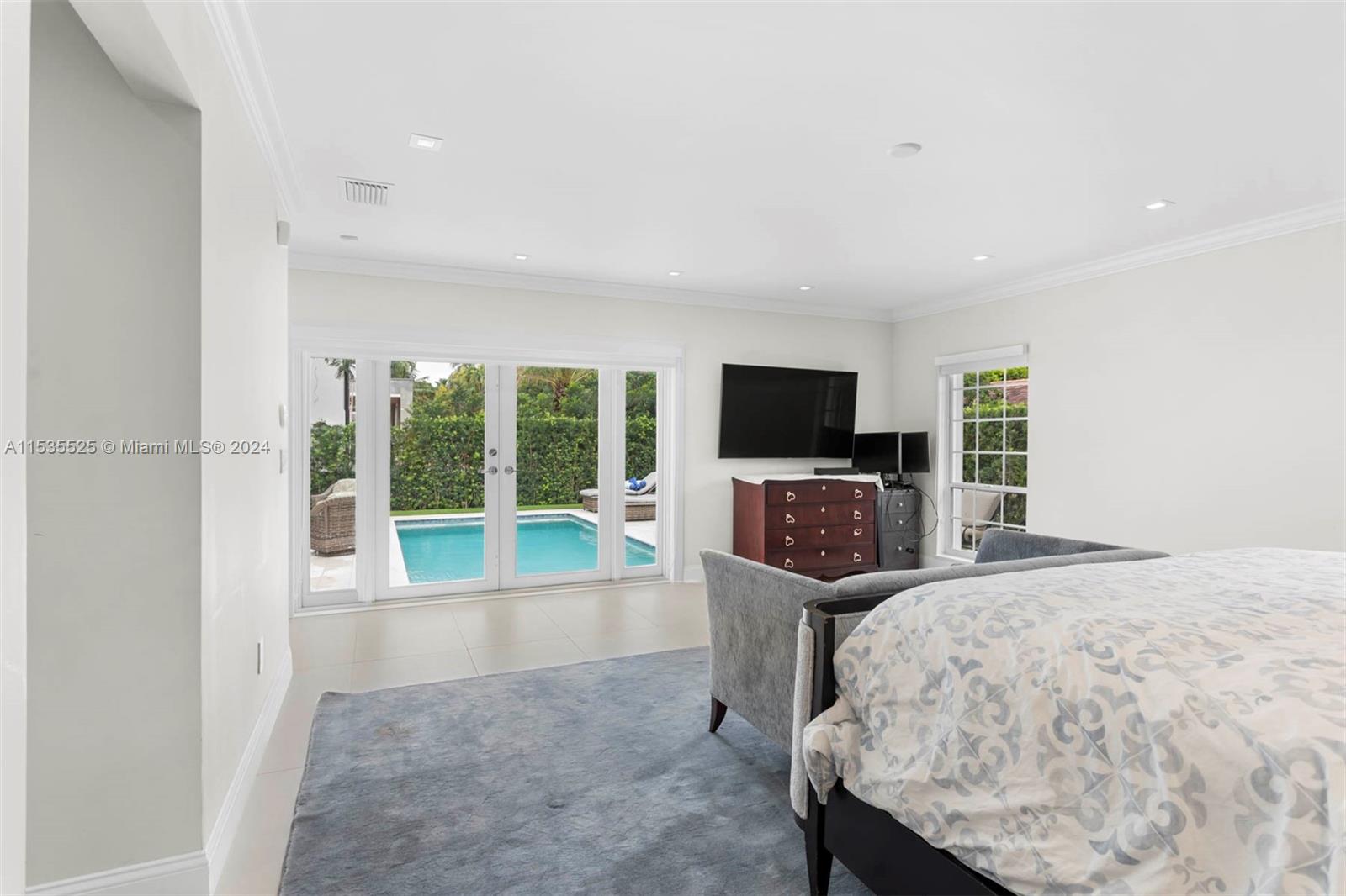 UNIVERSITY ESTATES - Residential