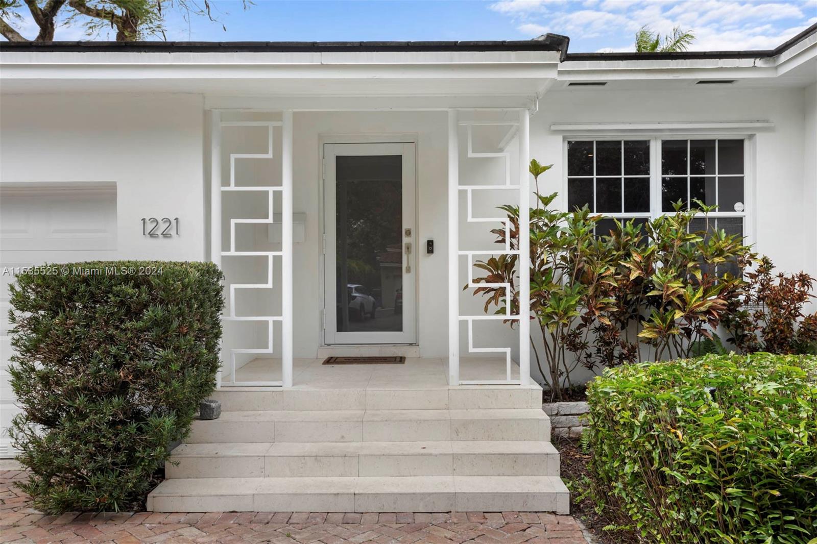 UNIVERSITY ESTATES - Residential