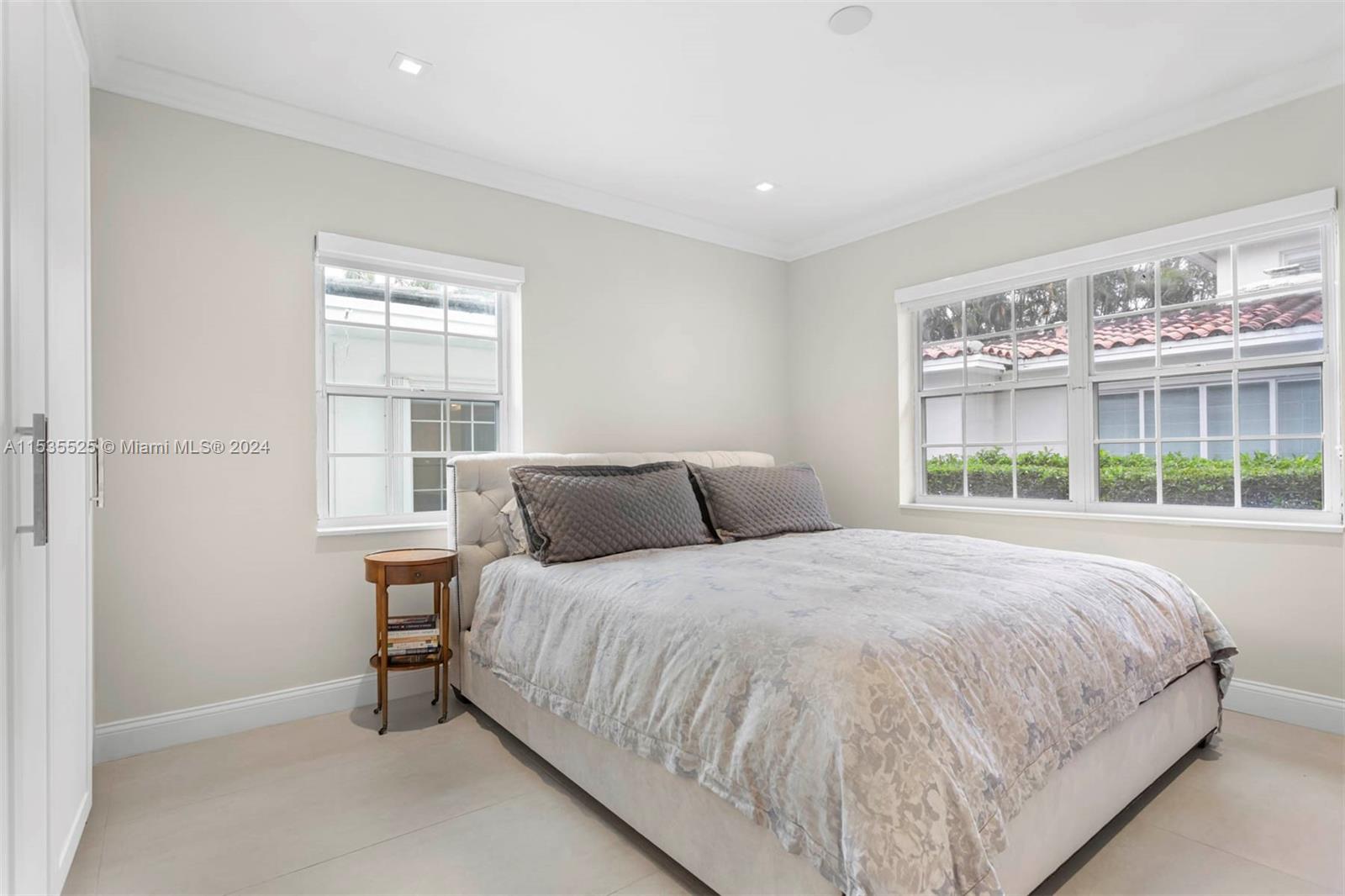 UNIVERSITY ESTATES - Residential