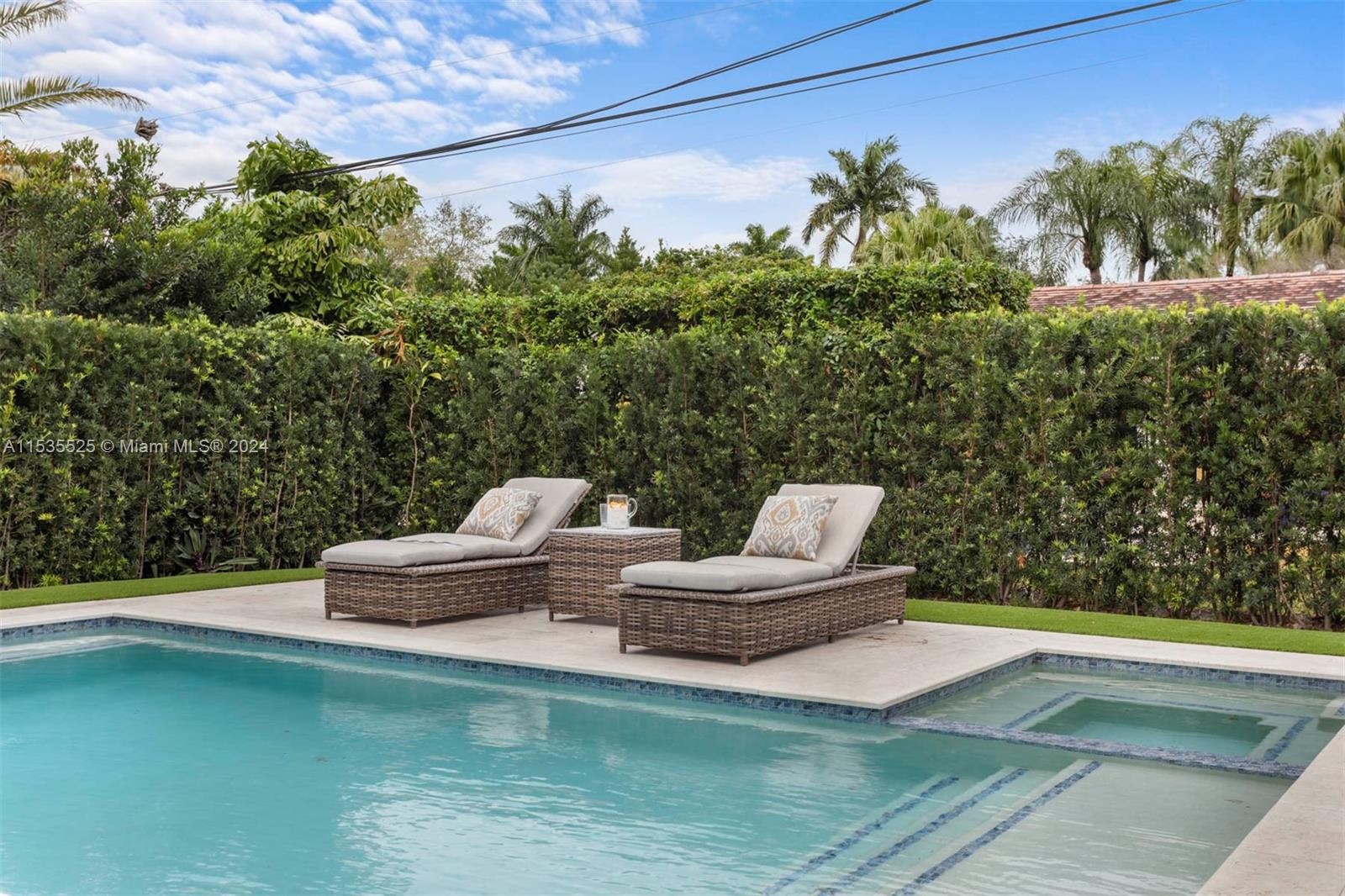 UNIVERSITY ESTATES - Residential