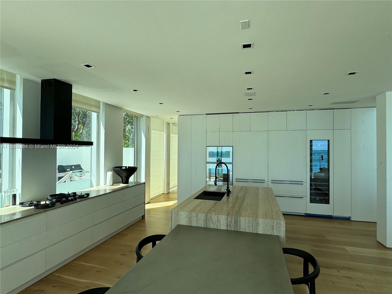 SMUGGLERS COVE - Residential Lease