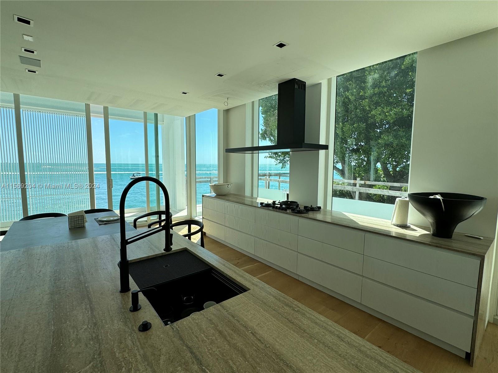 SMUGGLERS COVE - Residential Lease