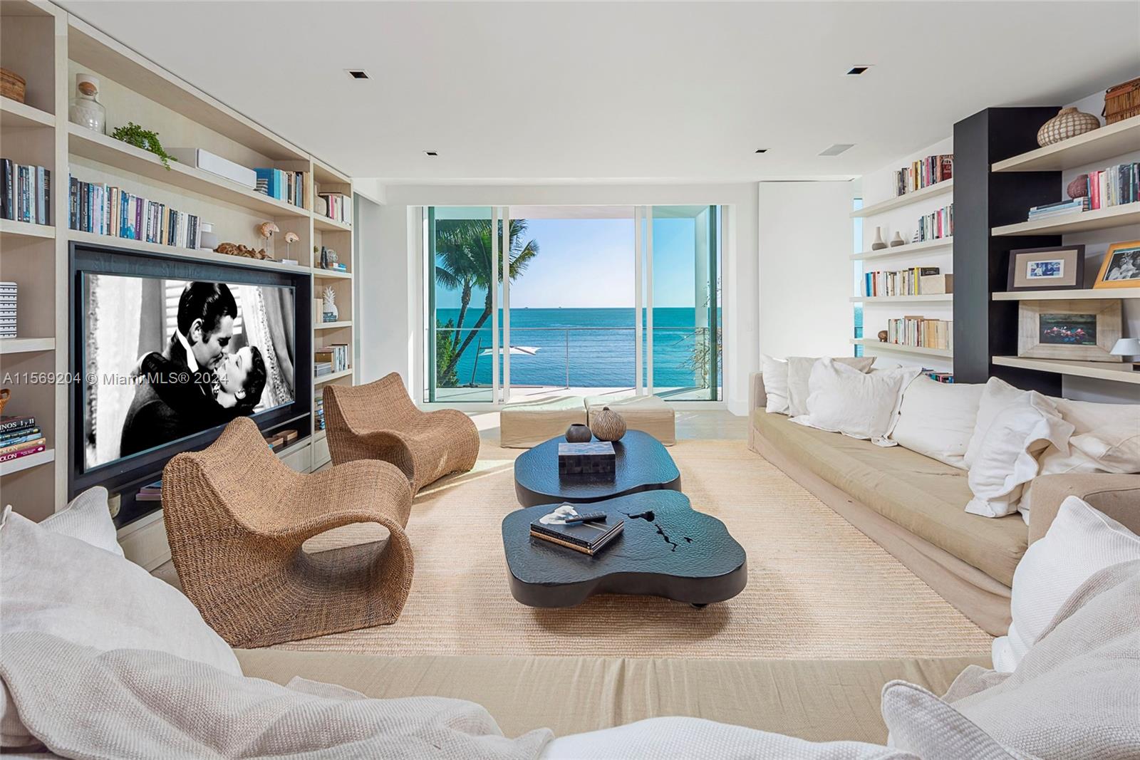 SMUGGLERS COVE - Residential Lease