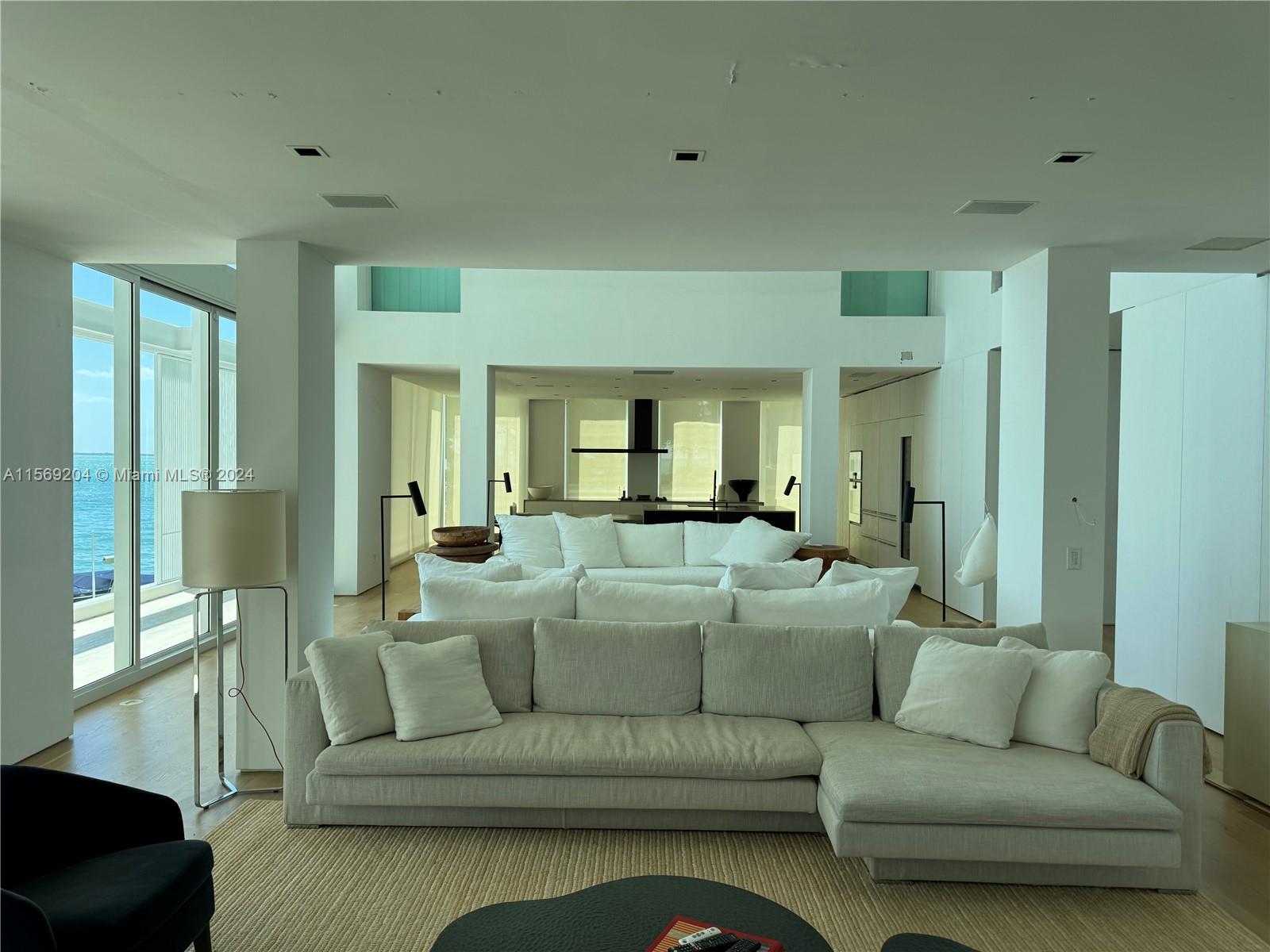 SMUGGLERS COVE - Residential Lease