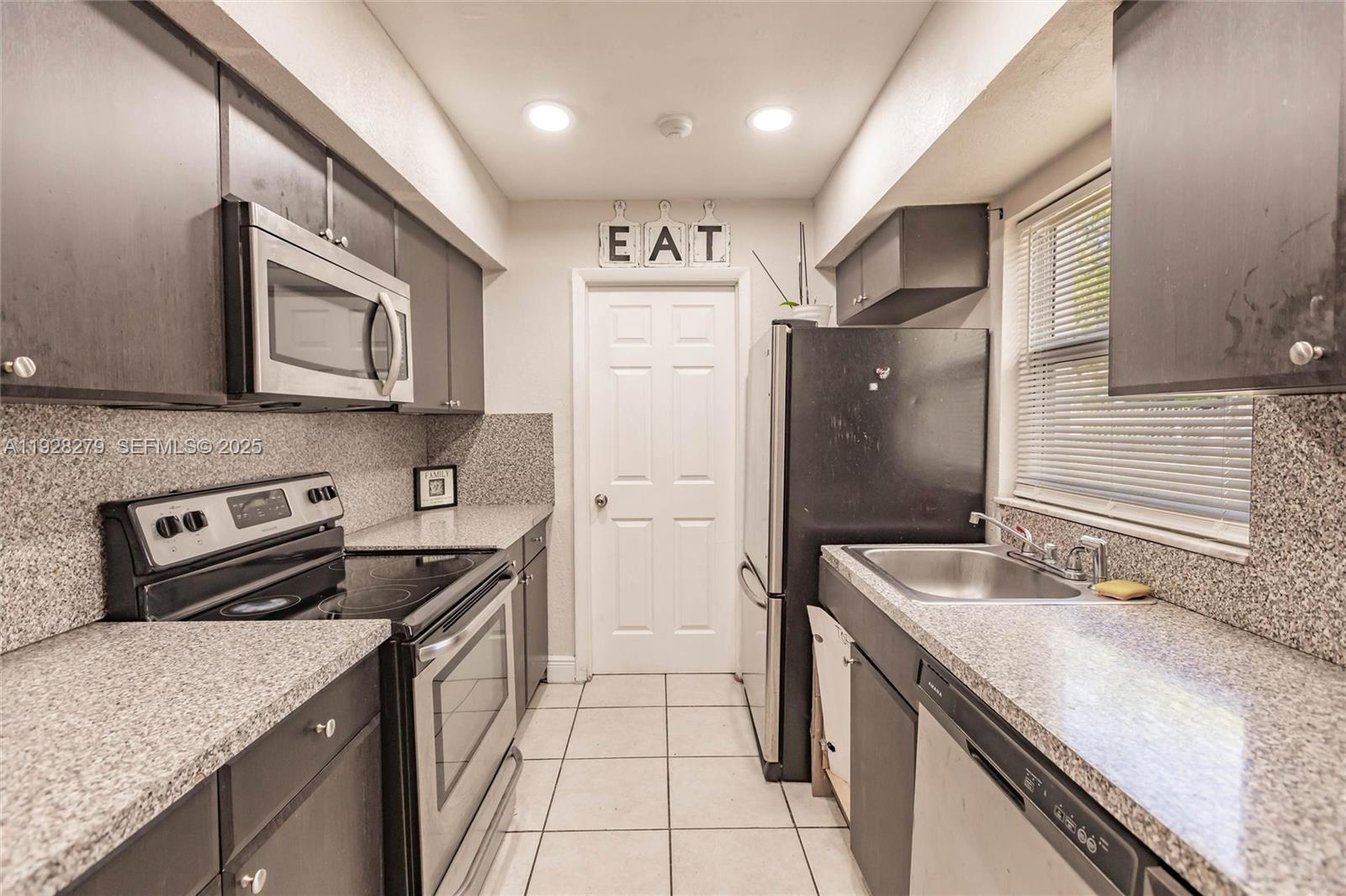 ACADEMY AWARD SEC 4 REPLA - Residential