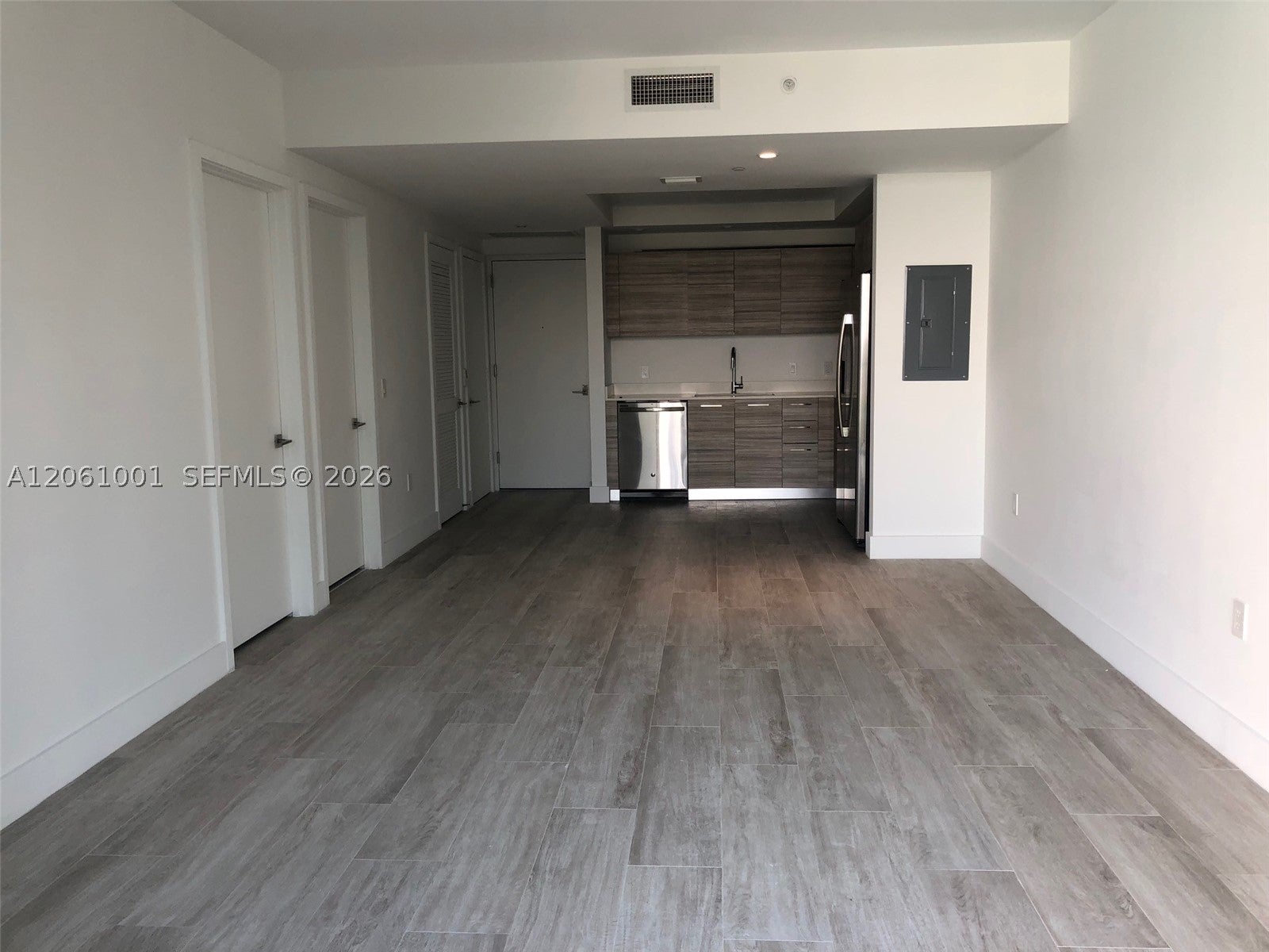 121 NE 34 ST 811