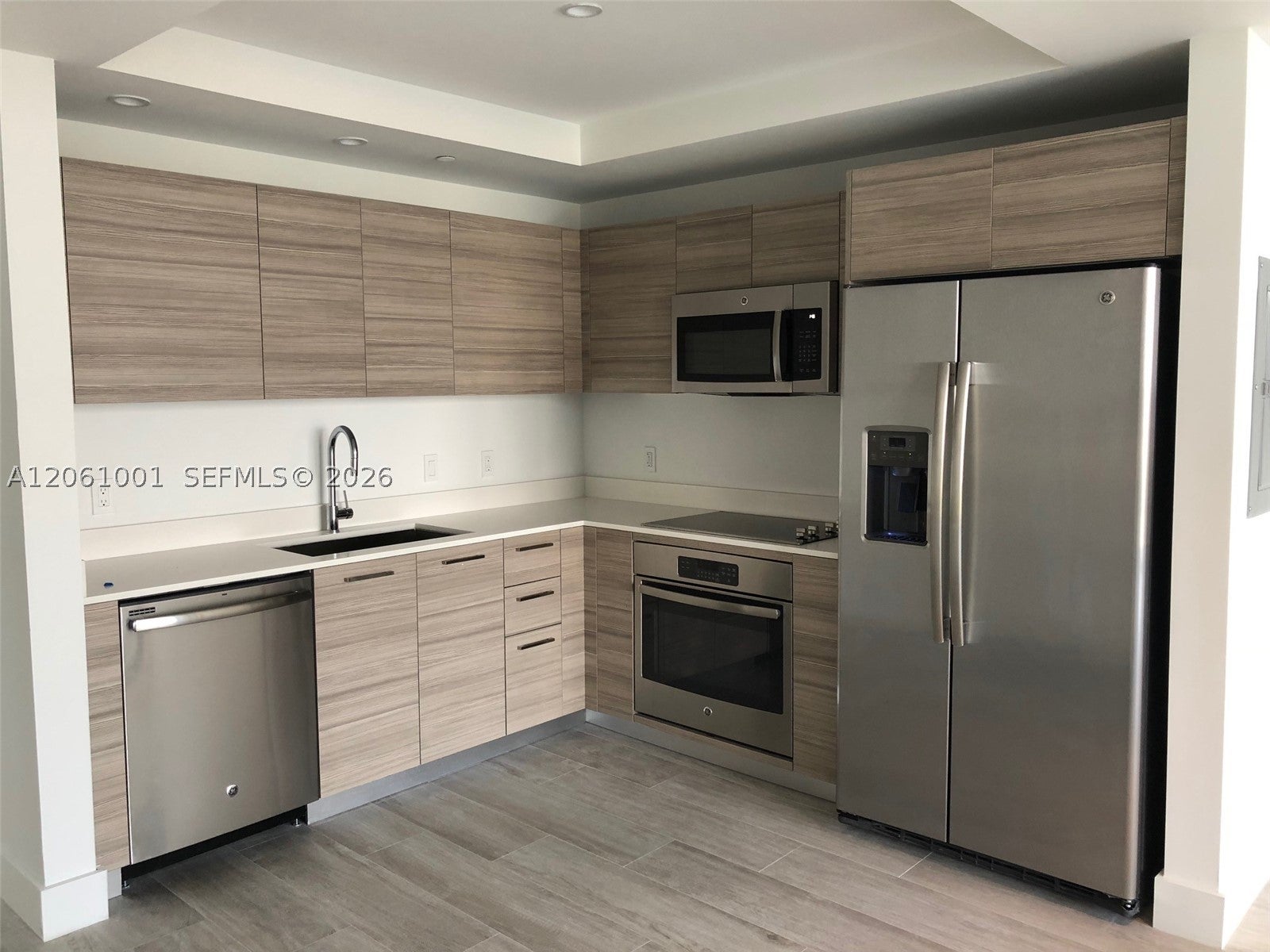121 NE 34 ST 811