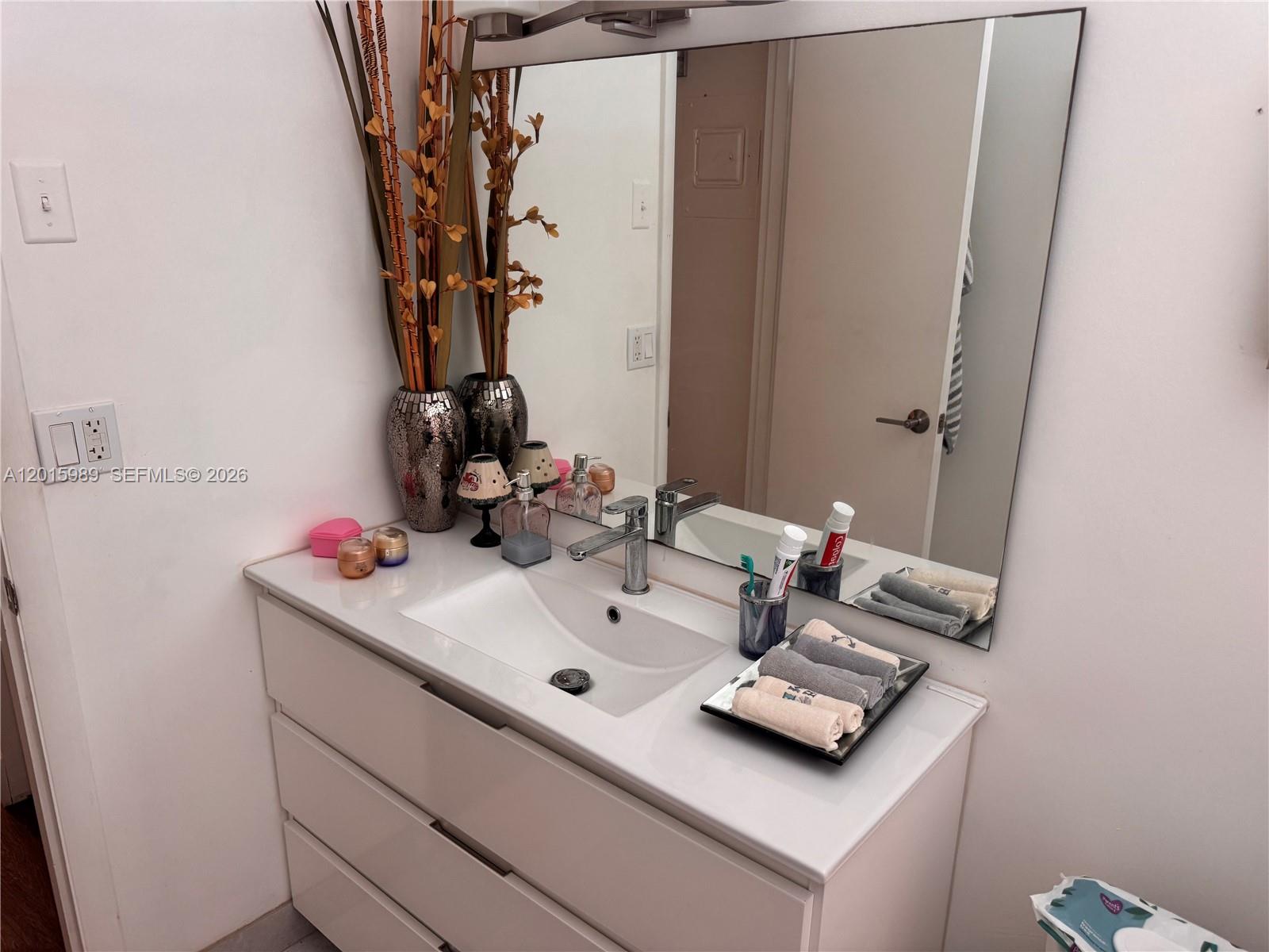 BEVERLY HILLS CONDO NUMBE - Residential