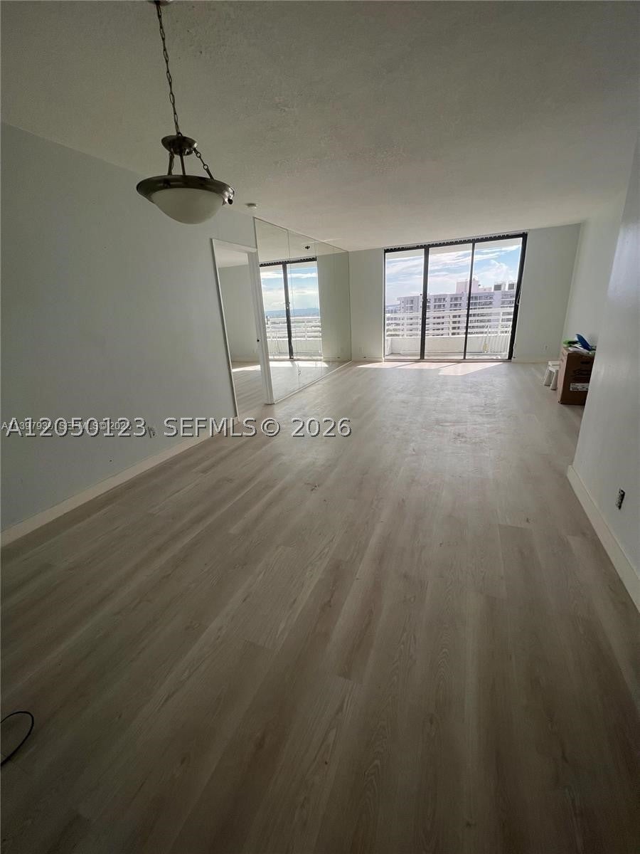 3300 NE 192nd St PH05