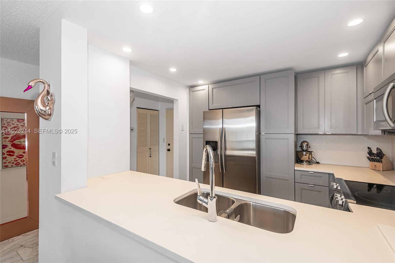 MEADOWBROOK CONDO APTS BL - Residential