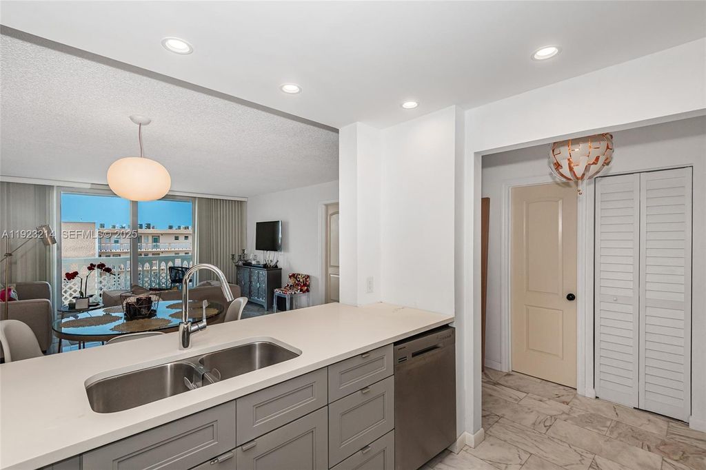 Photo of 401 NE 14th Ave #705, Hallandale Beach, FL 33009 (MLS # A11923214)