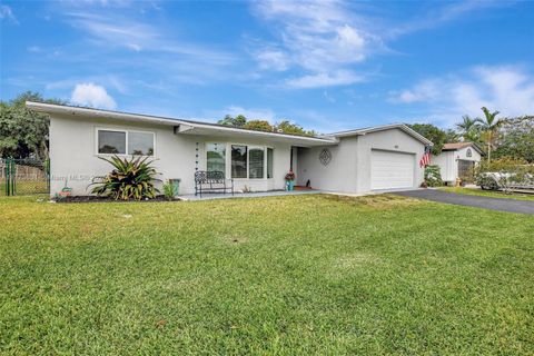 9460 NW 3rd St Pembroke Pines FL 33024