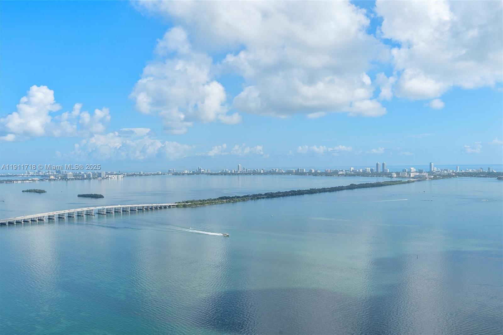 ARIA RESERVE SOUTH TOWER - Residential Lease