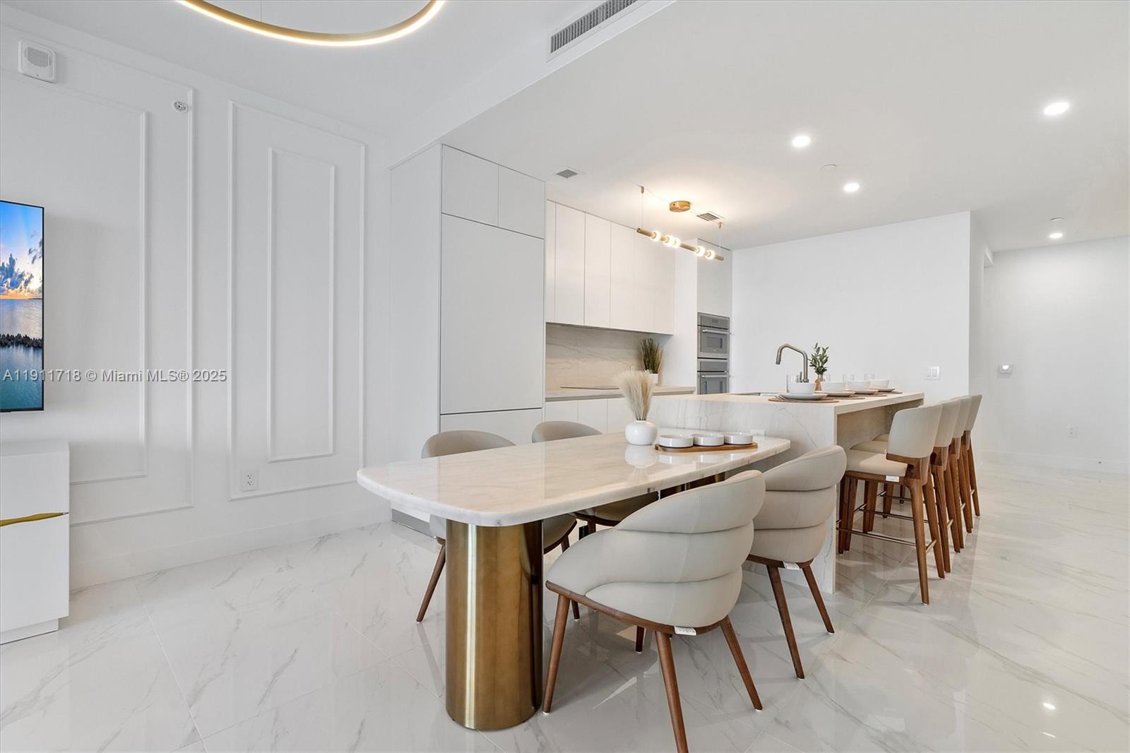 ARIA RESERVE SOUTH TOWER - Residential Lease