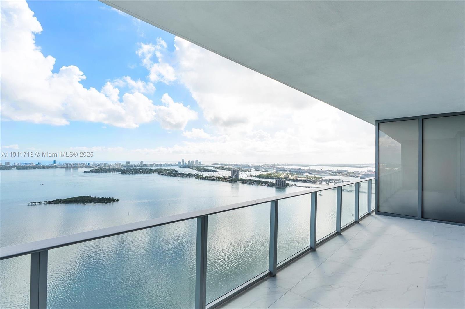 ARIA RESERVE SOUTH TOWER - Residential Lease