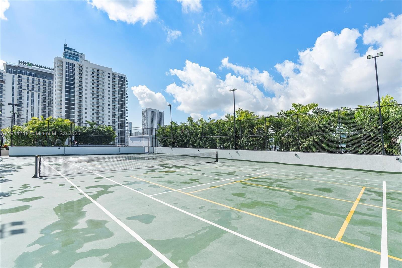 ARIA RESERVE SOUTH TOWER - Residential Lease