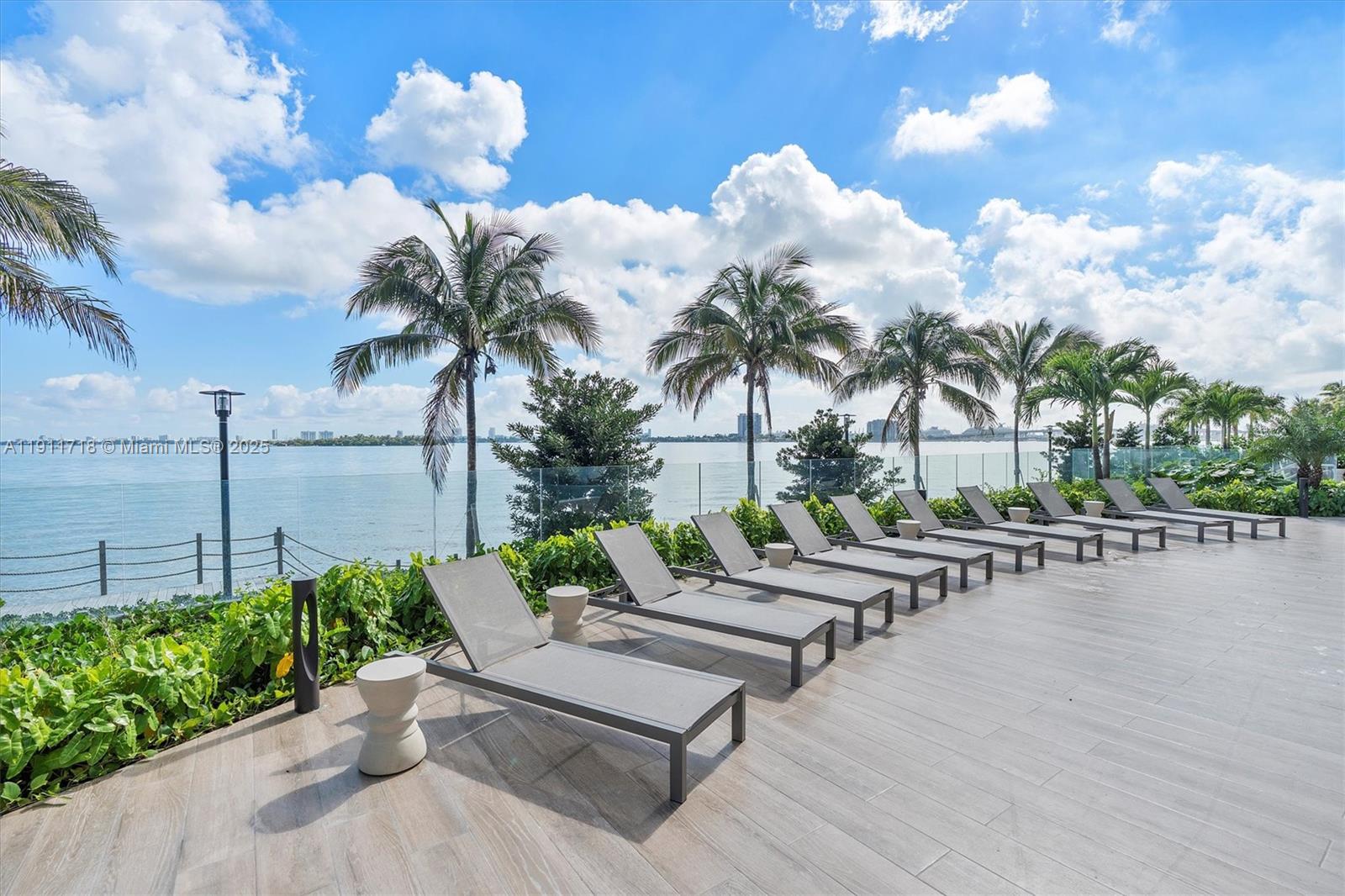 ARIA RESERVE SOUTH TOWER - Residential Lease