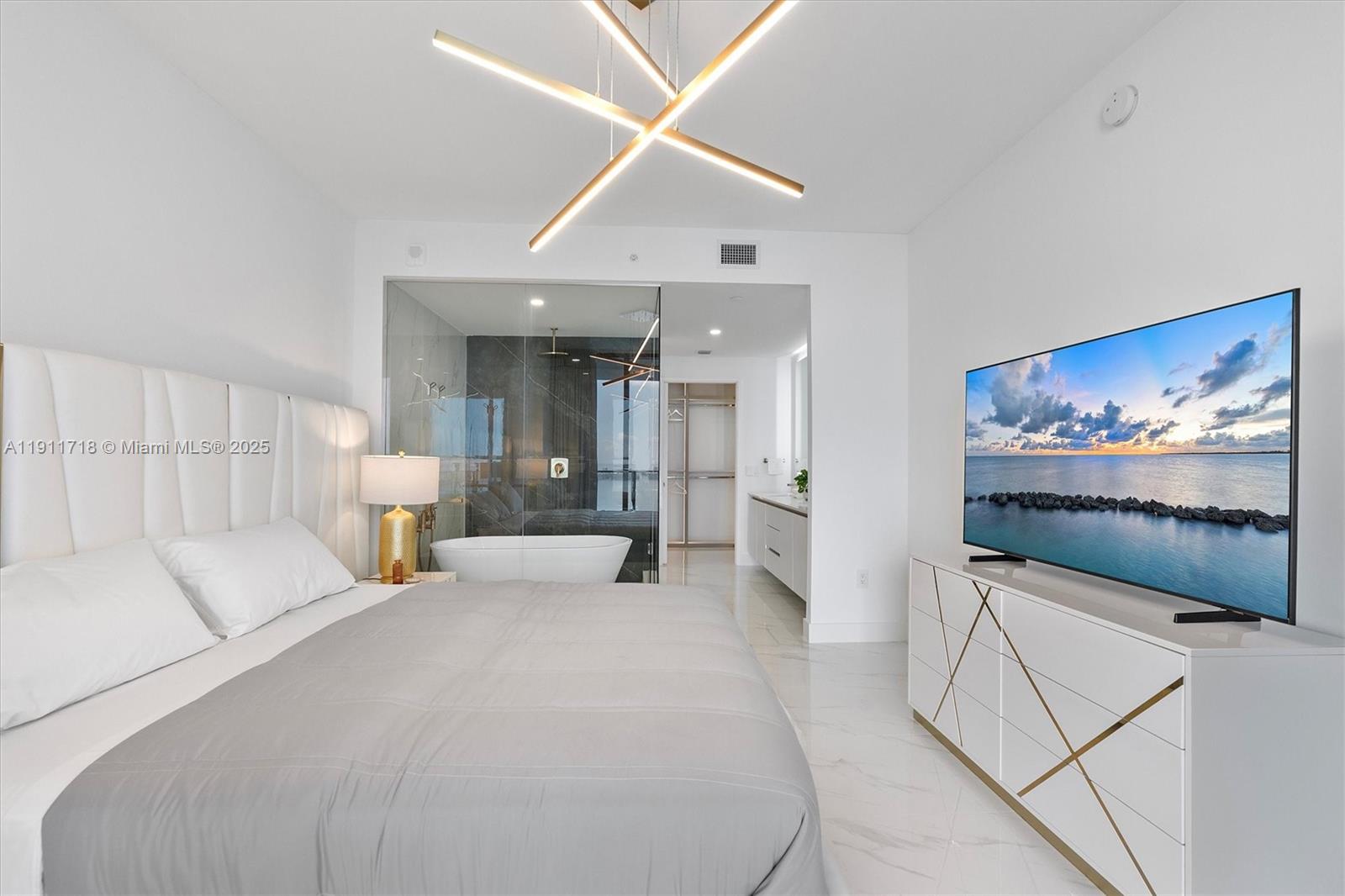 ARIA RESERVE SOUTH TOWER - Residential Lease