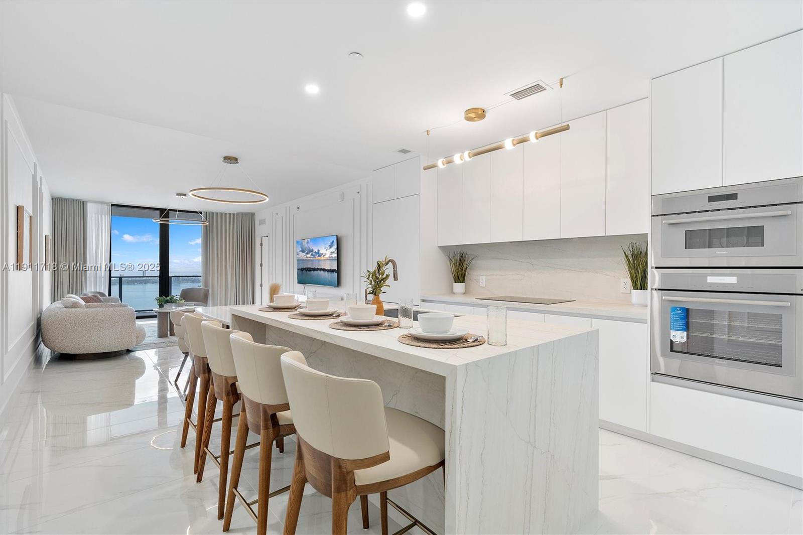 ARIA RESERVE SOUTH TOWER - Residential Lease