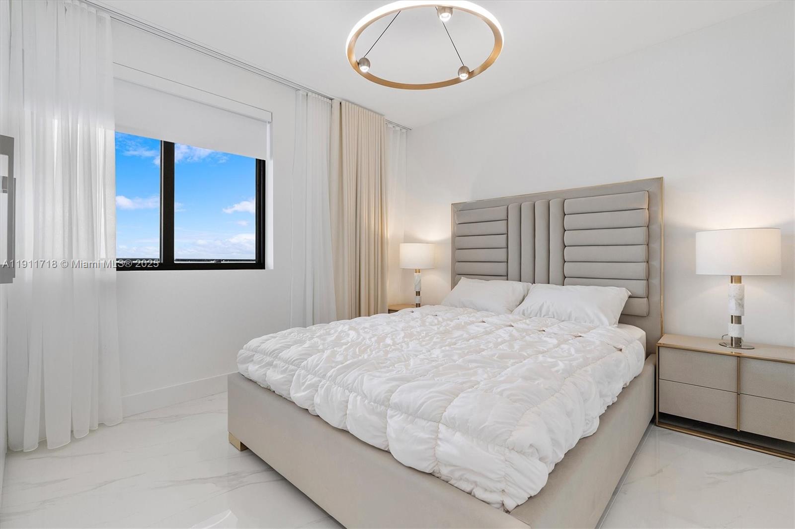 ARIA RESERVE SOUTH TOWER - Residential Lease