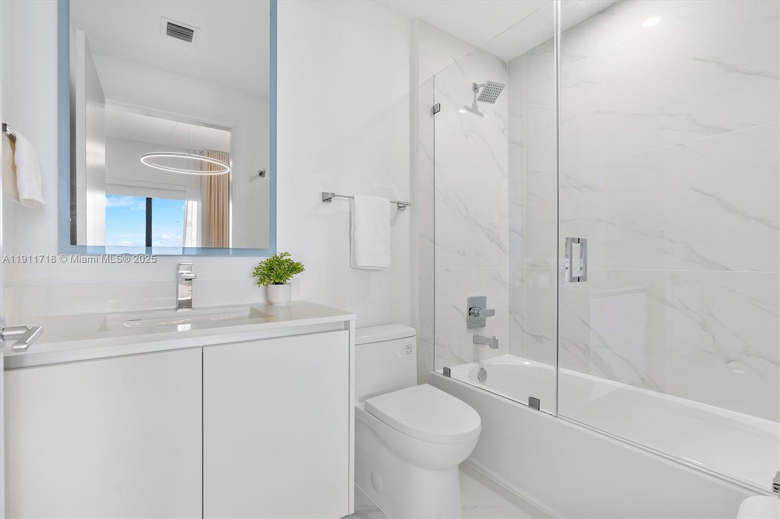 ARIA RESERVE SOUTH TOWER - Residential Lease