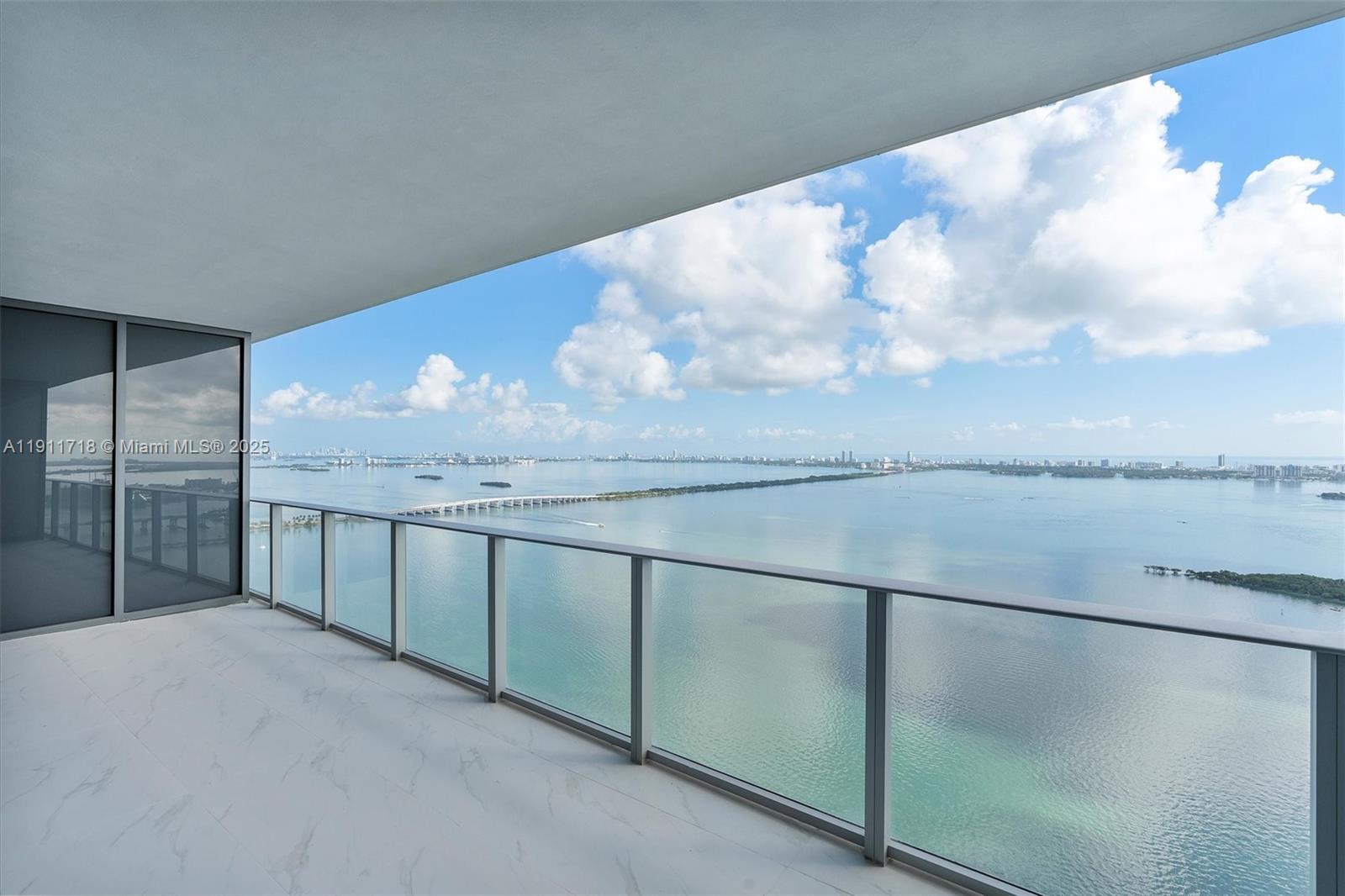 ARIA RESERVE SOUTH TOWER - Residential Lease