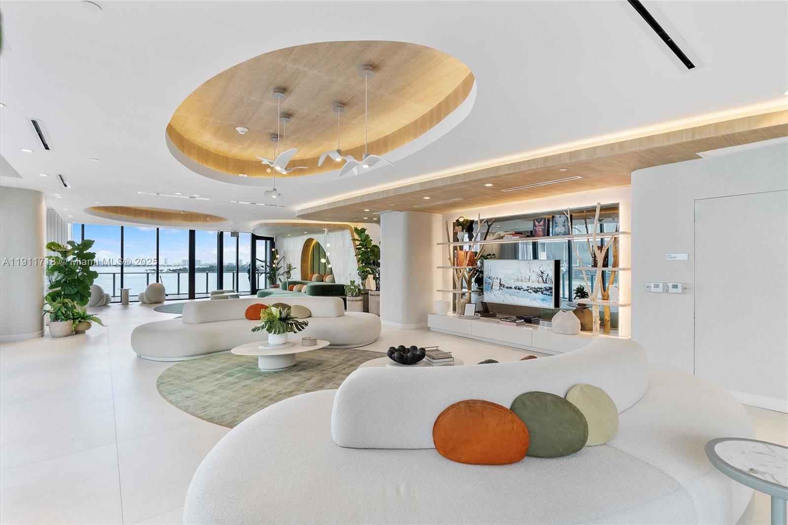 ARIA RESERVE SOUTH TOWER - Residential Lease