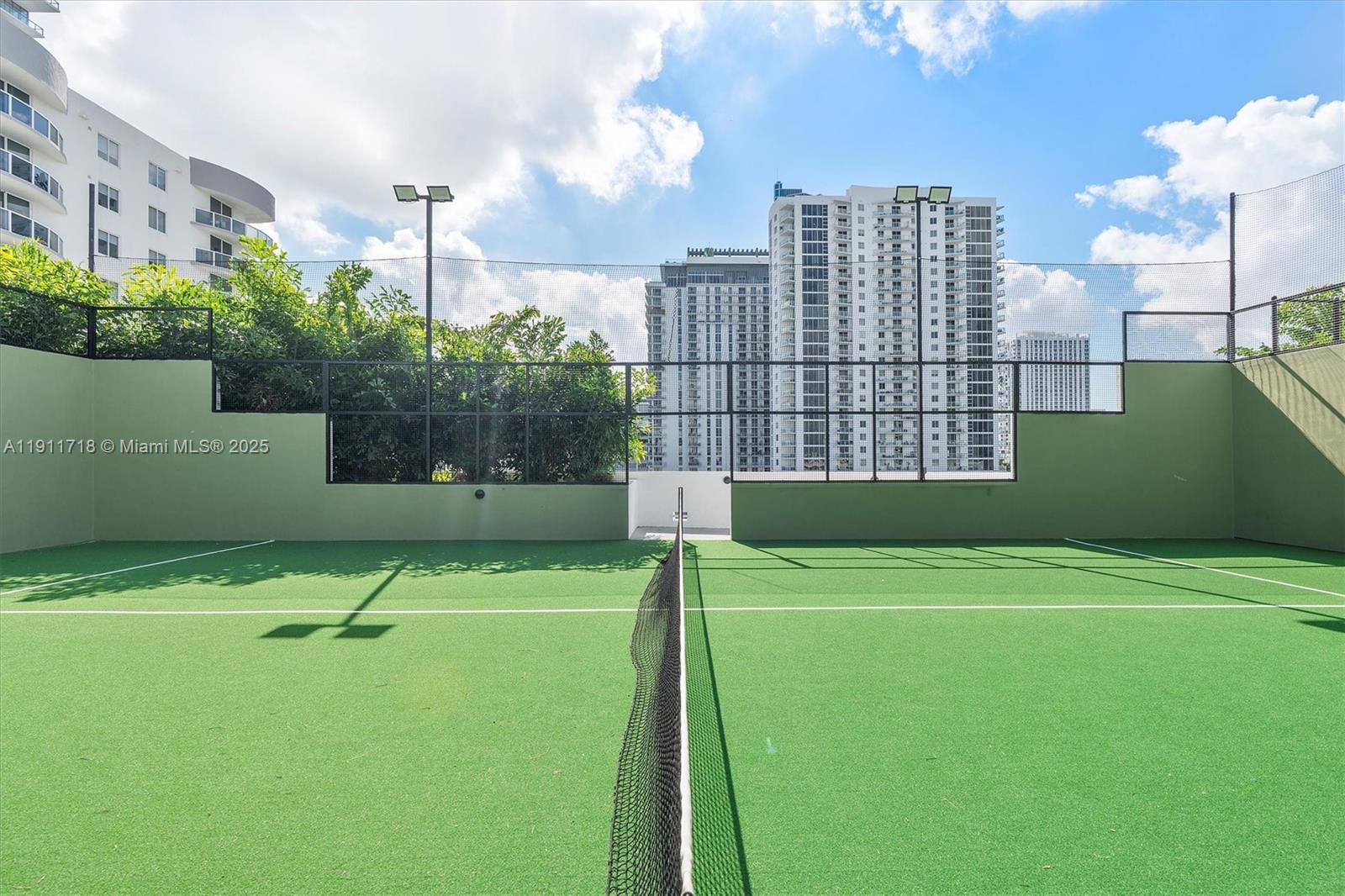 ARIA RESERVE SOUTH TOWER - Residential Lease