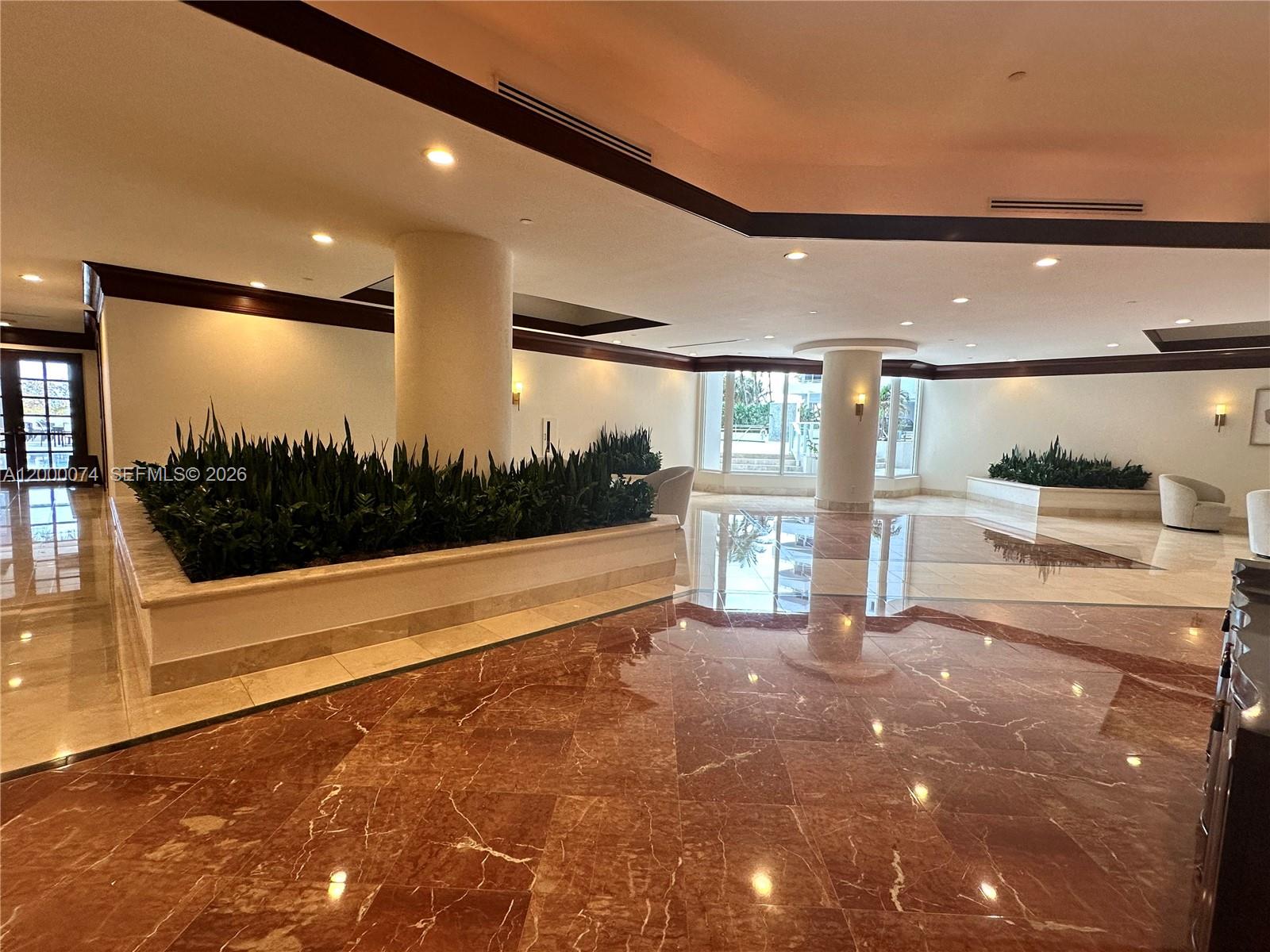 MIRAGE CONDO - Residential Lease