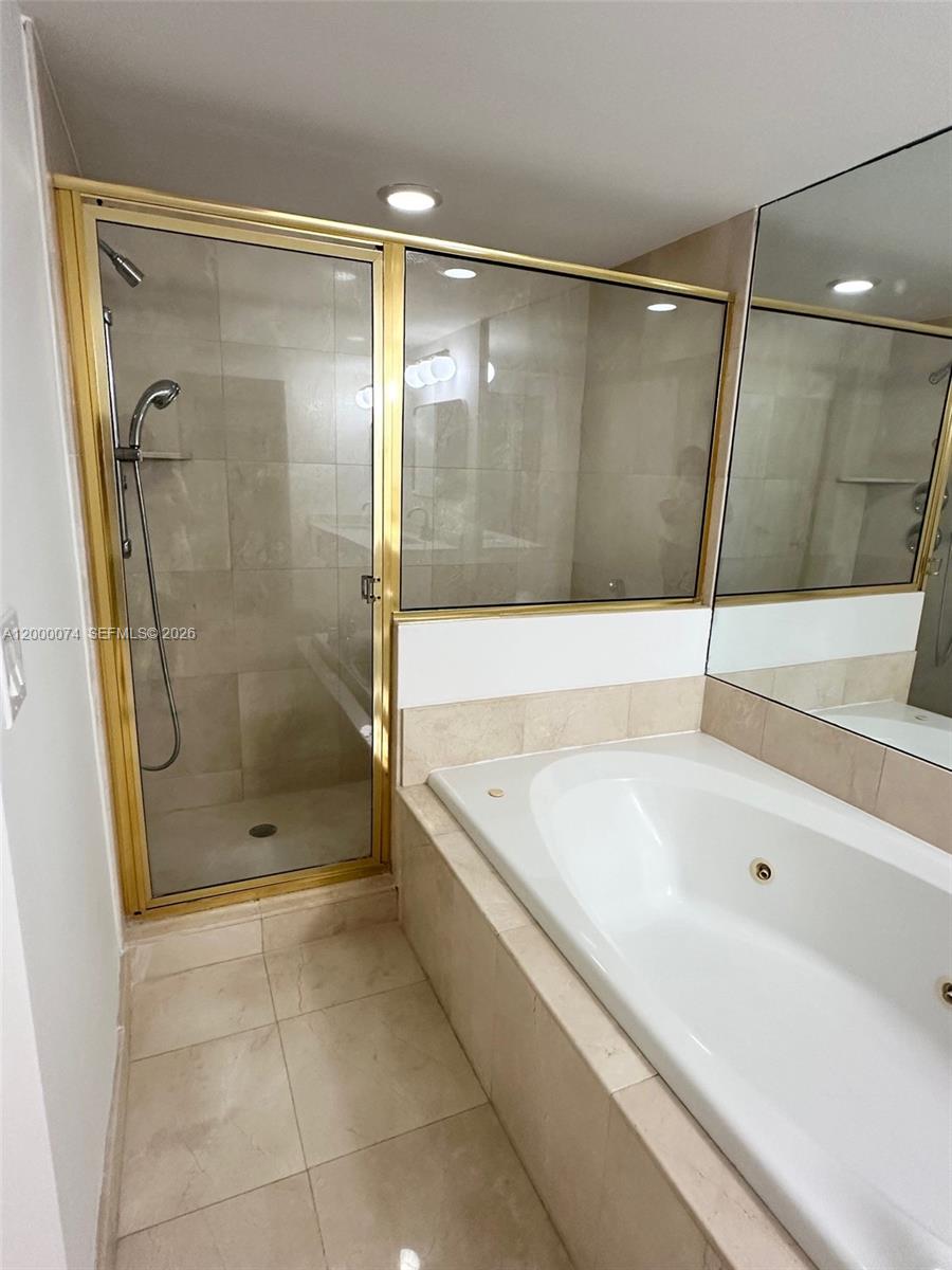 MIRAGE CONDO - Residential Lease