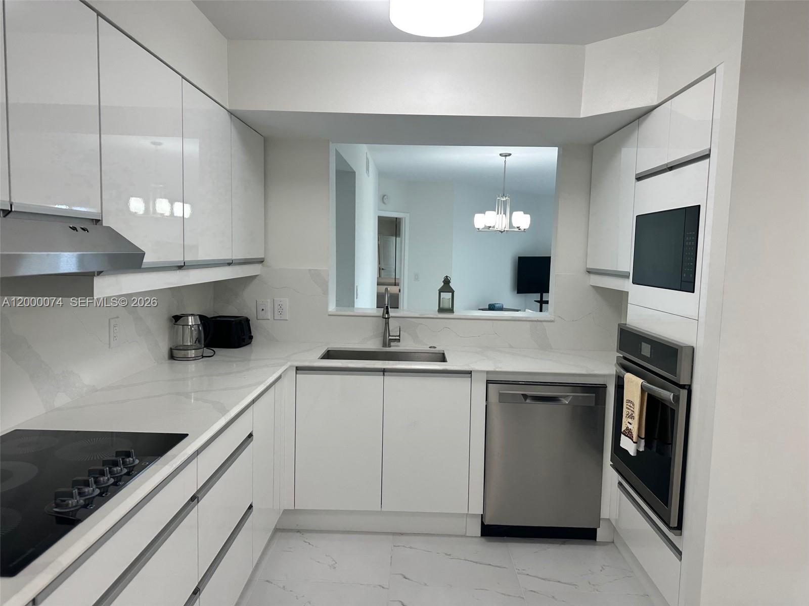 MIRAGE CONDO - Residential Lease