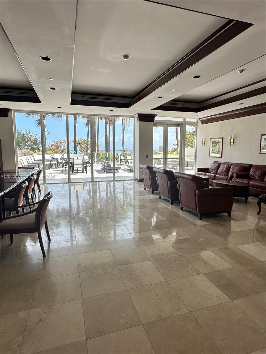 MIRAGE CONDO - Residential Lease