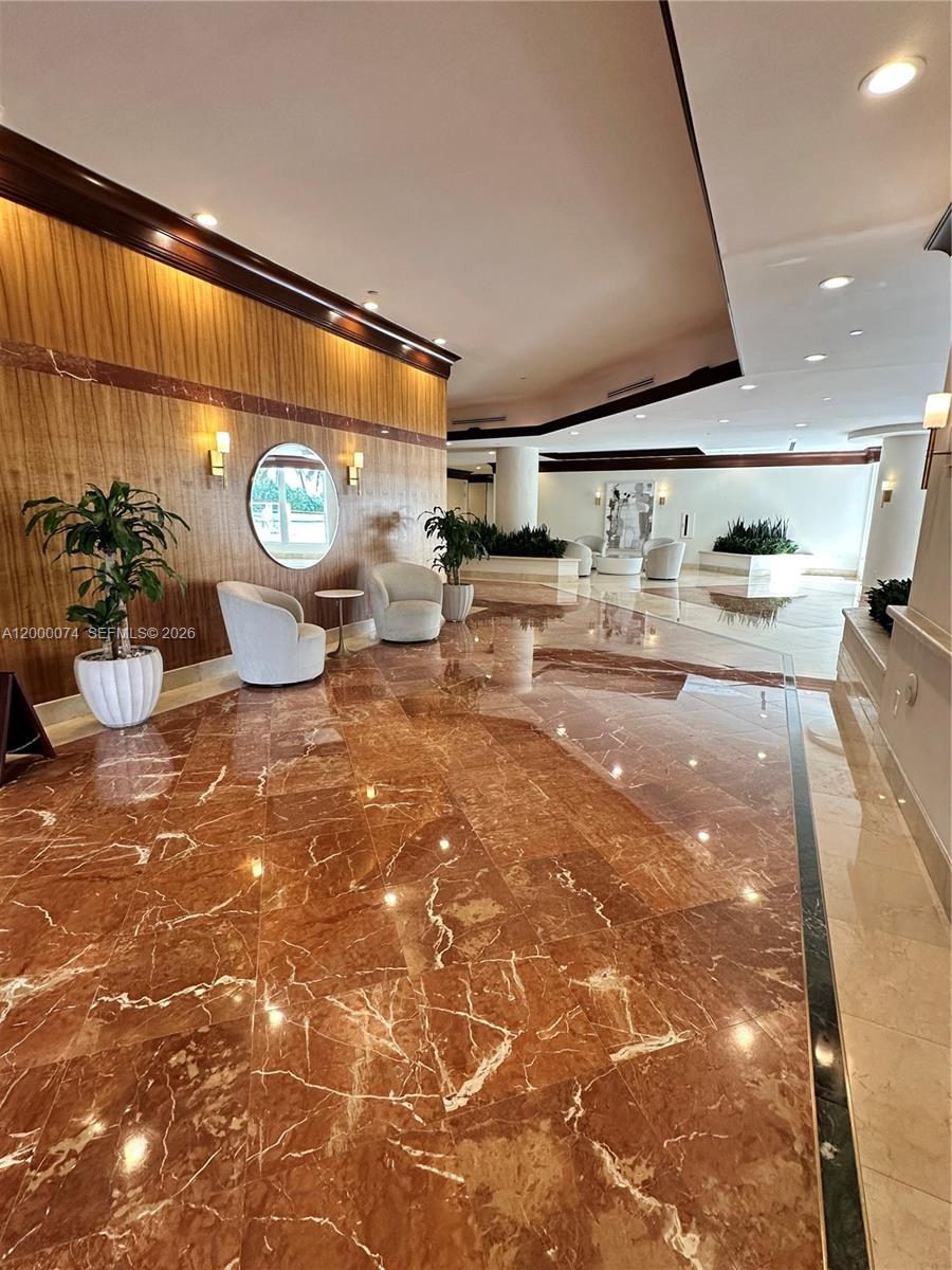 MIRAGE CONDO - Residential Lease