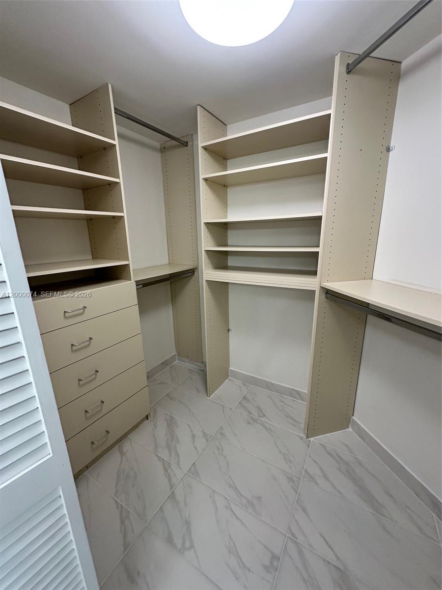 MIRAGE CONDO - Residential Lease