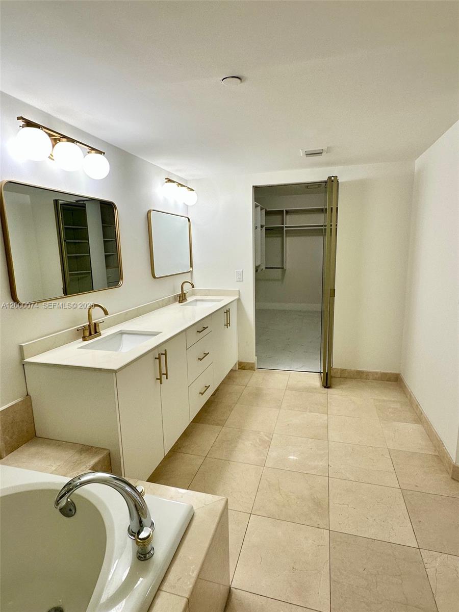 MIRAGE CONDO - Residential Lease