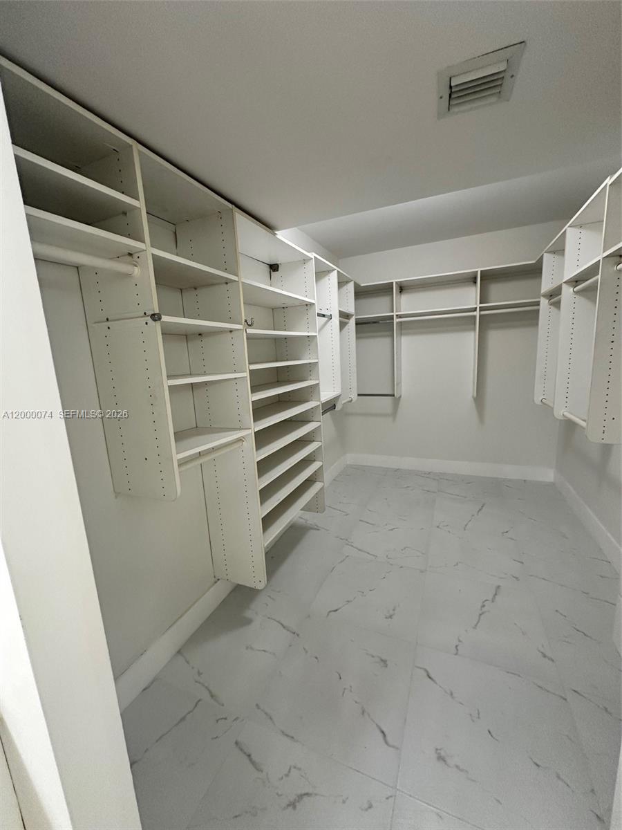 MIRAGE CONDO - Residential Lease