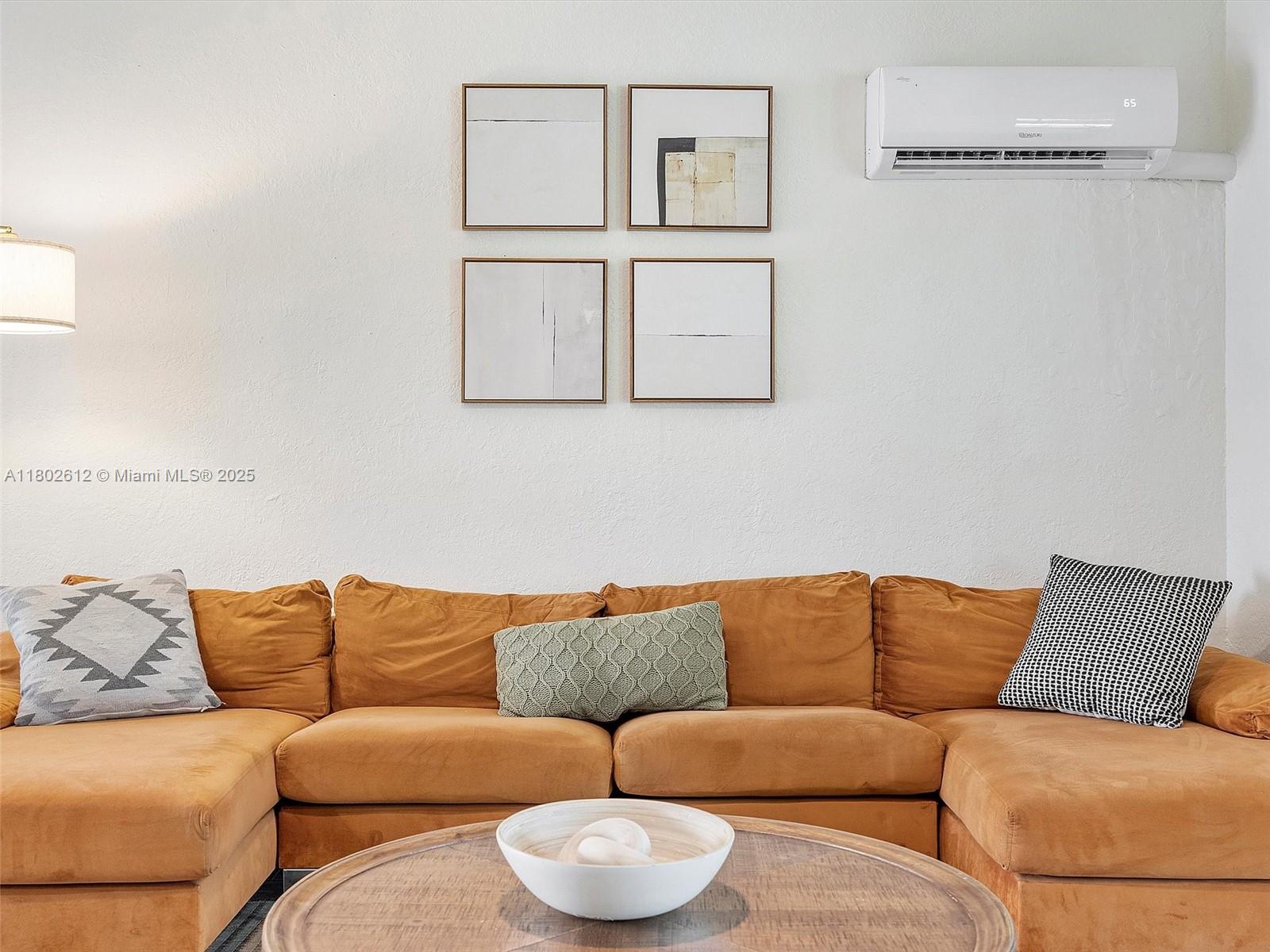LAUDERDALE - Residential Lease