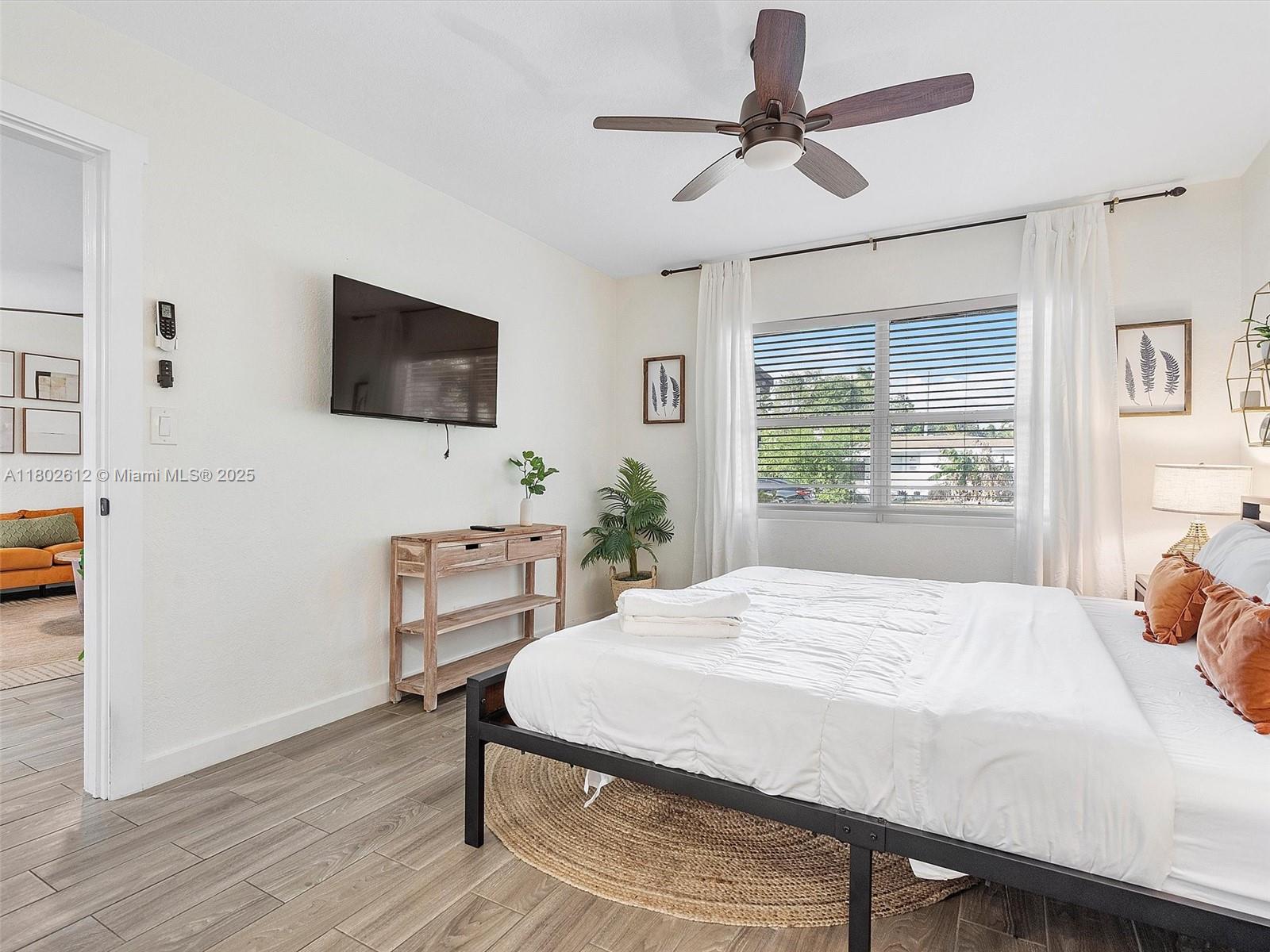 LAUDERDALE - Residential Lease