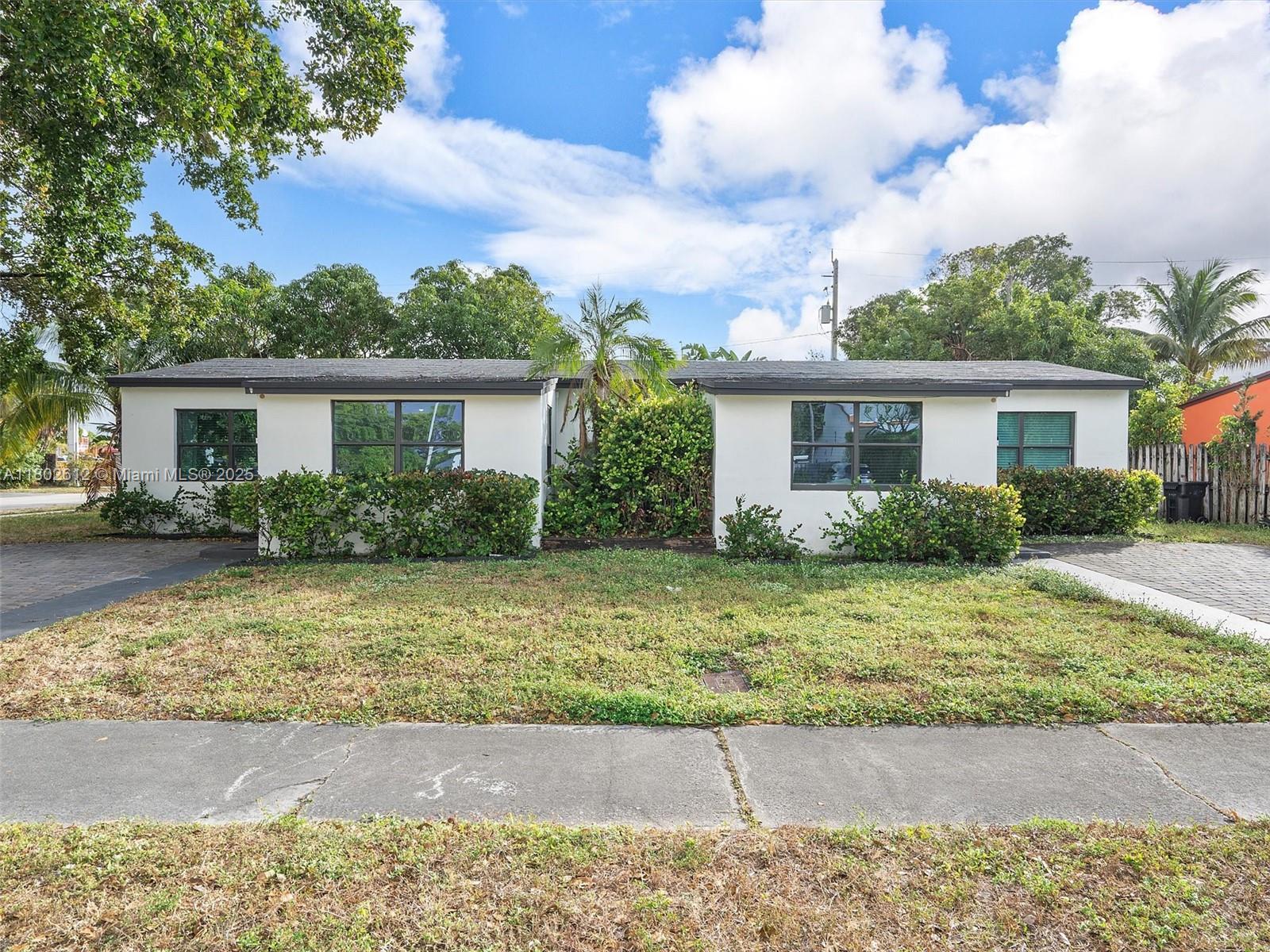 300 SW 23rd St 1