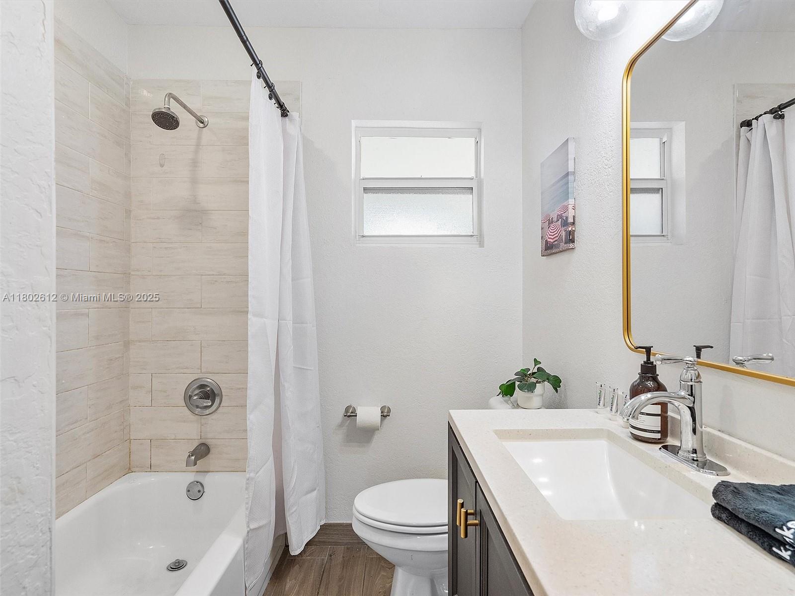 LAUDERDALE - Residential Lease