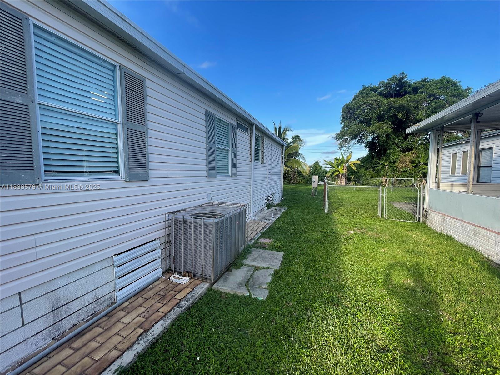 19800 SW 180th Ave unit 5, Miami, FL, 33187/$250,000 4 19800 SW 180th Ave unit 5