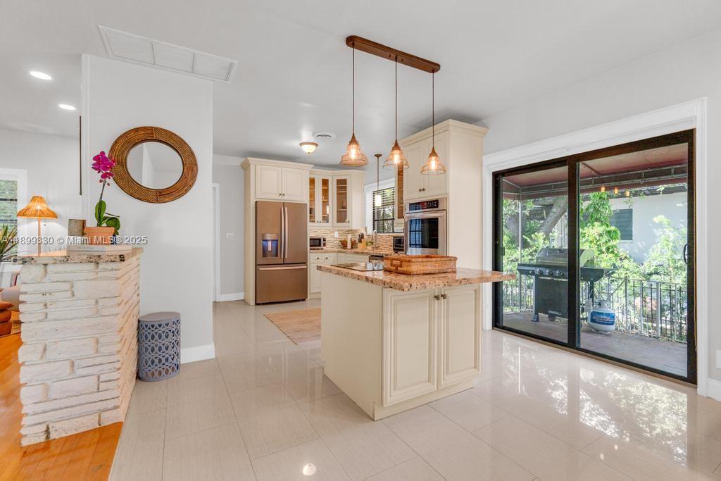 COUNTRY CLUB ESTATES SEC - Residential Lease