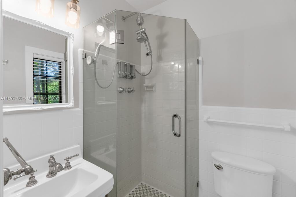 COUNTRY CLUB ESTATES SEC - Residential Lease