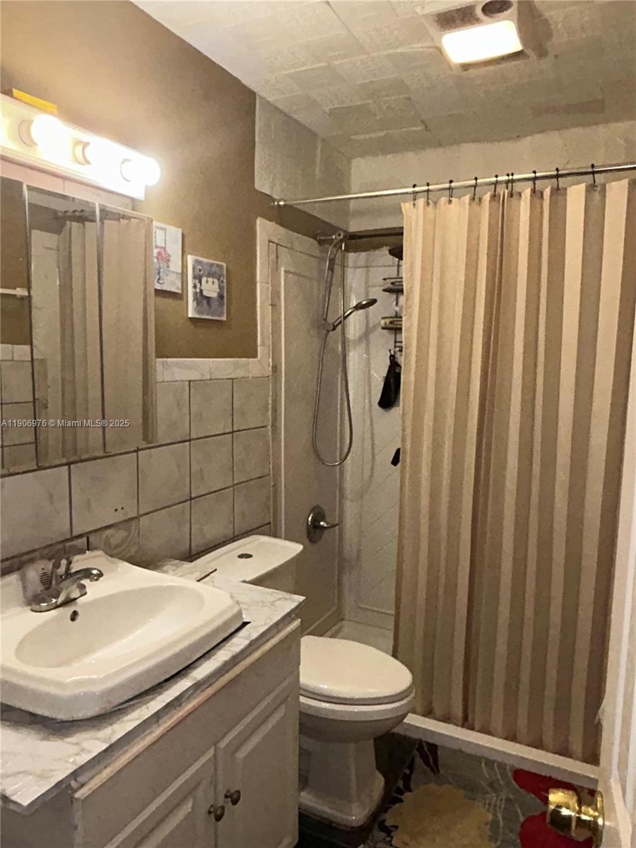 MARK-ALAN MANOR - Residential