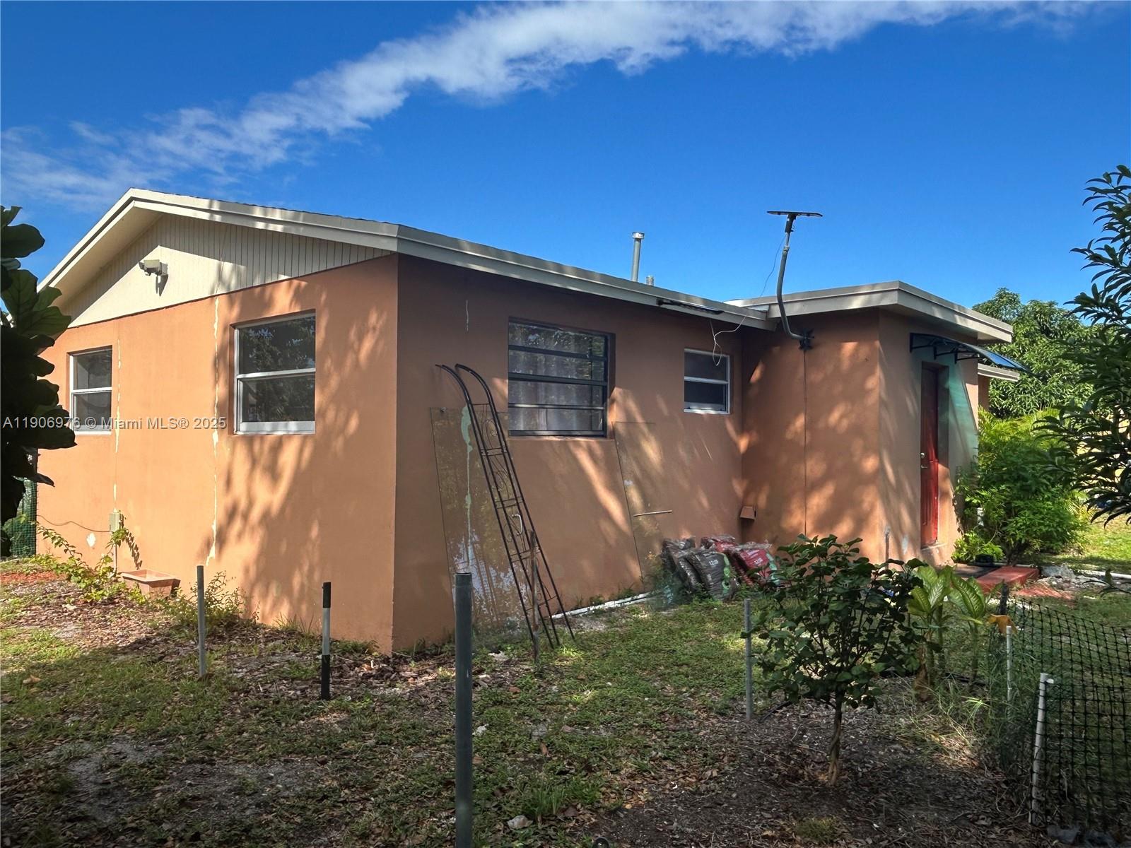 MARK-ALAN MANOR - Residential