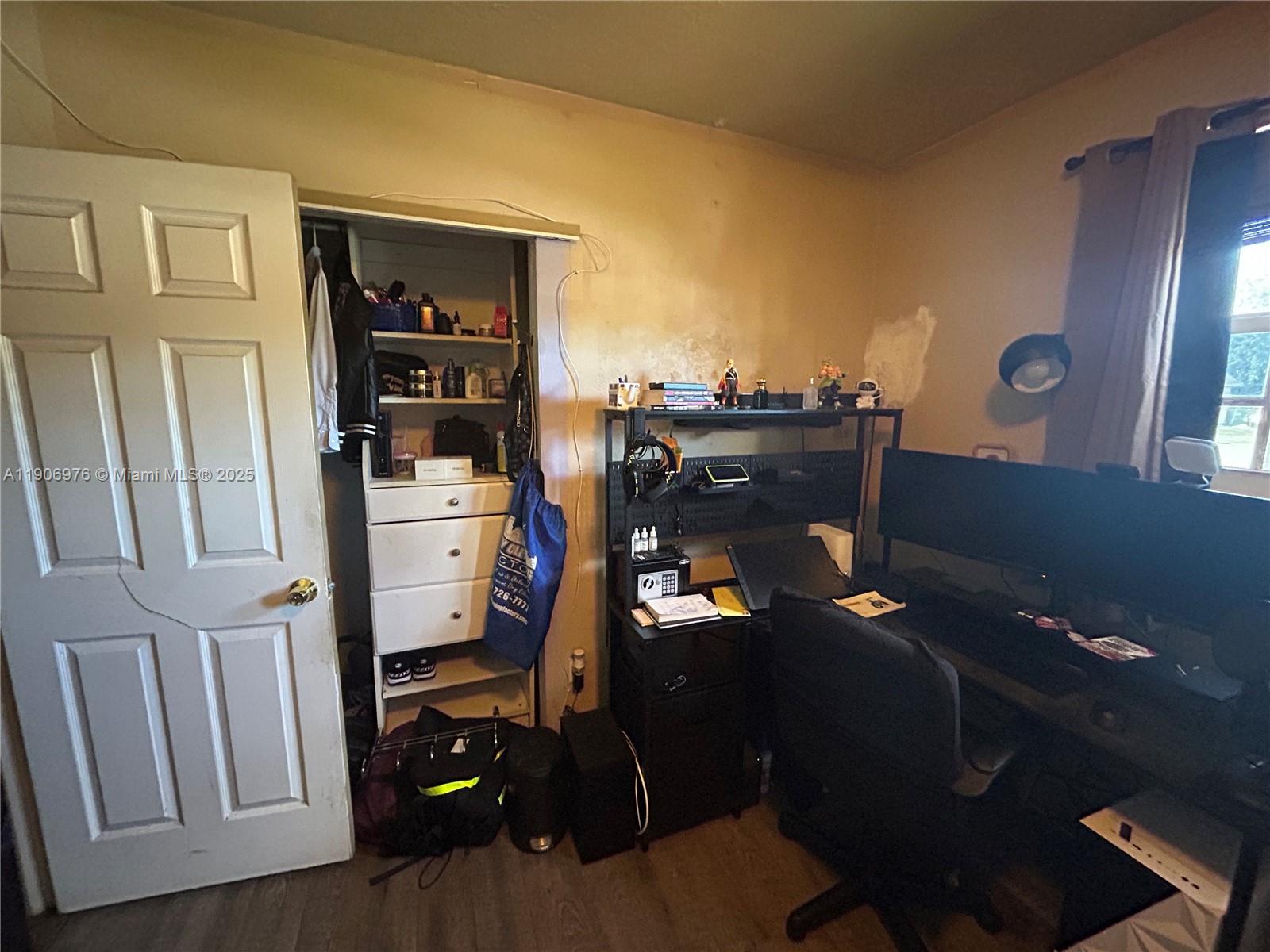 MARK-ALAN MANOR - Residential