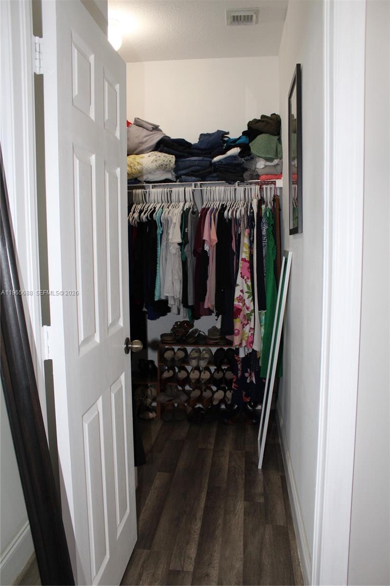 COUNTRYSIDE - Residential