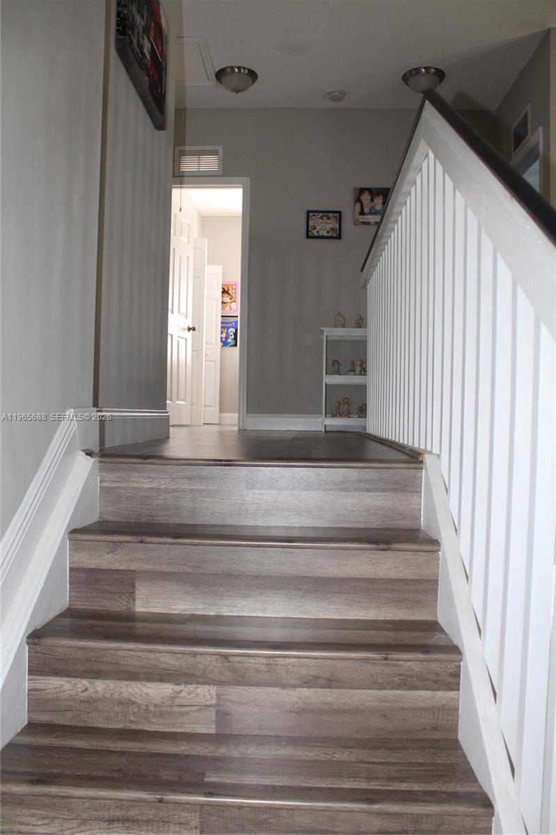 COUNTRYSIDE - Residential